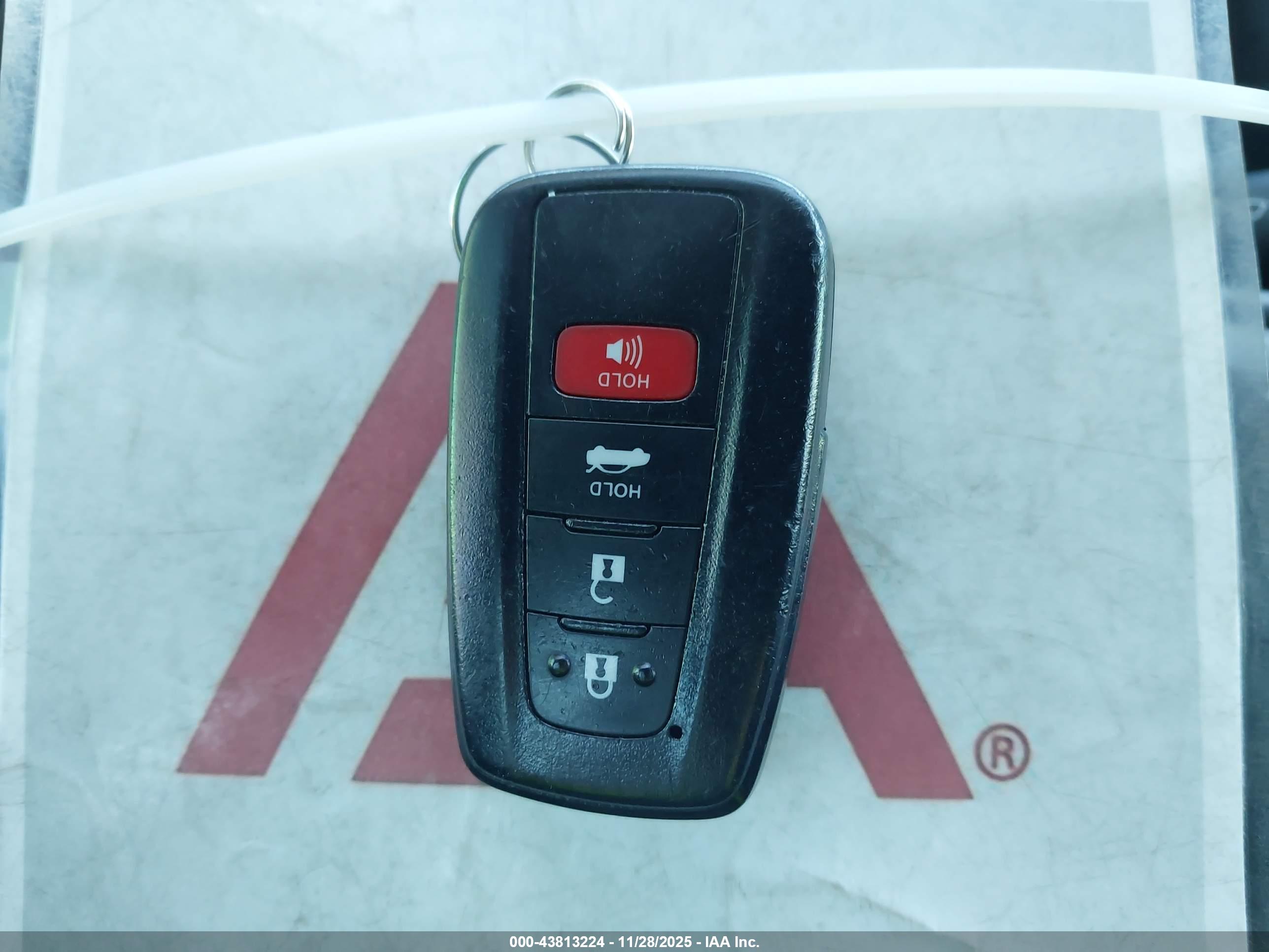 TOYOTA CAMRY image 11