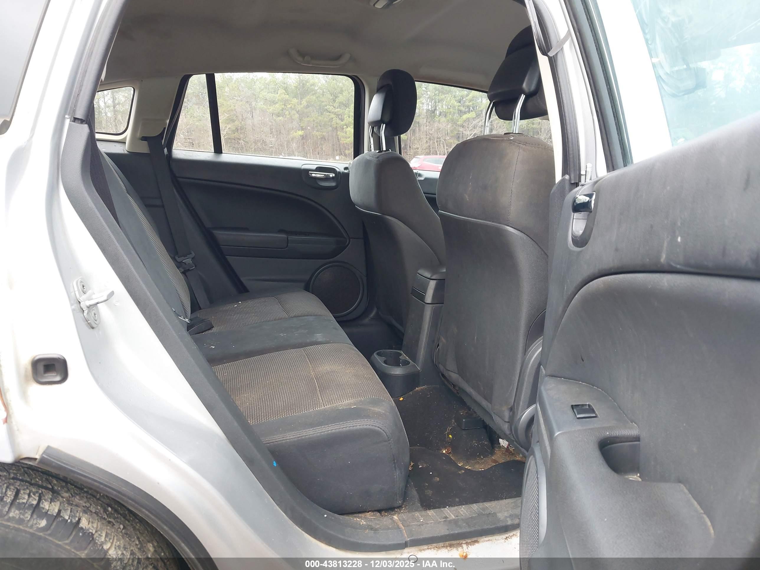 DODGE CALIBER image 8