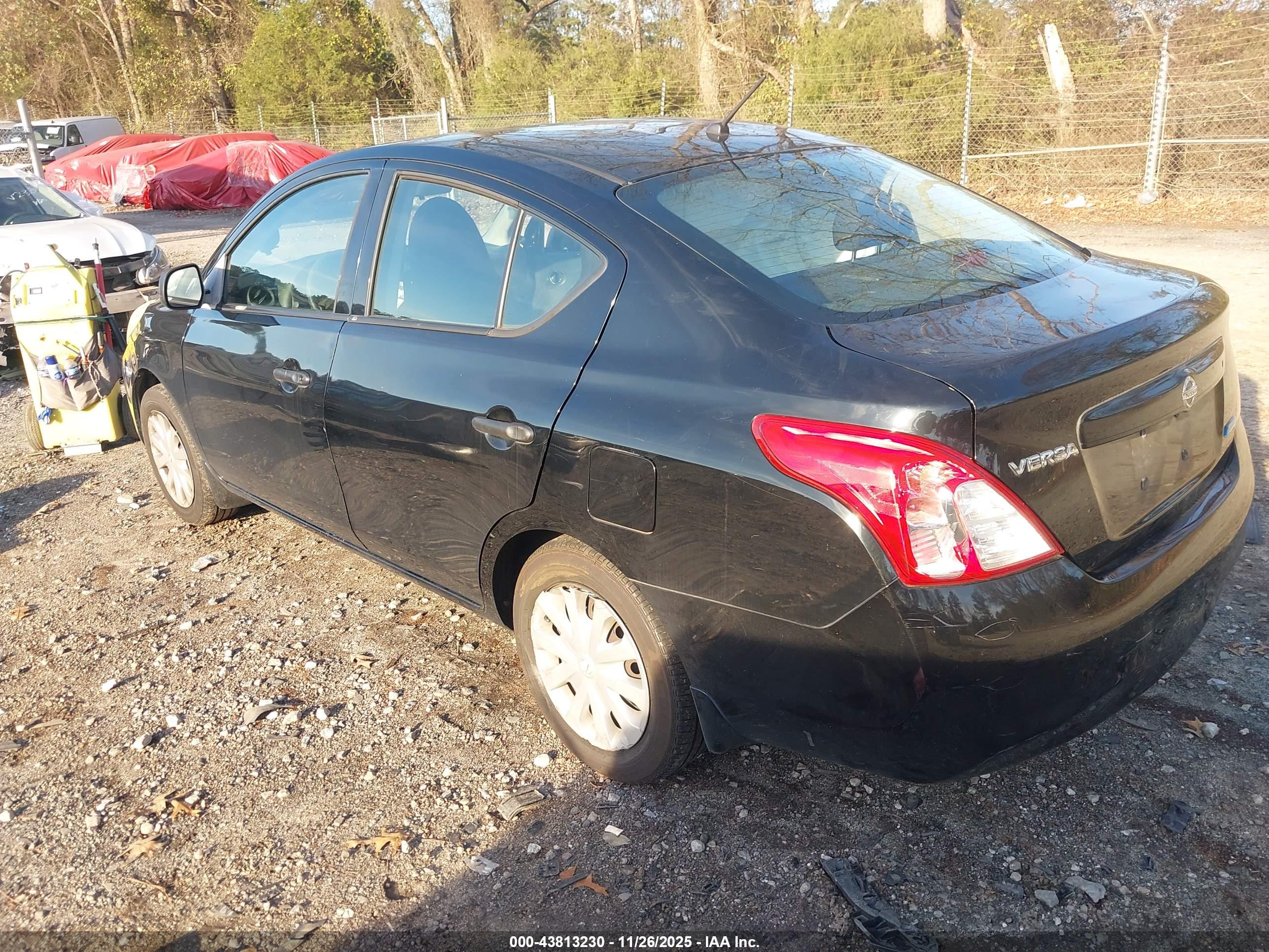 NISSAN VERSA image 3
