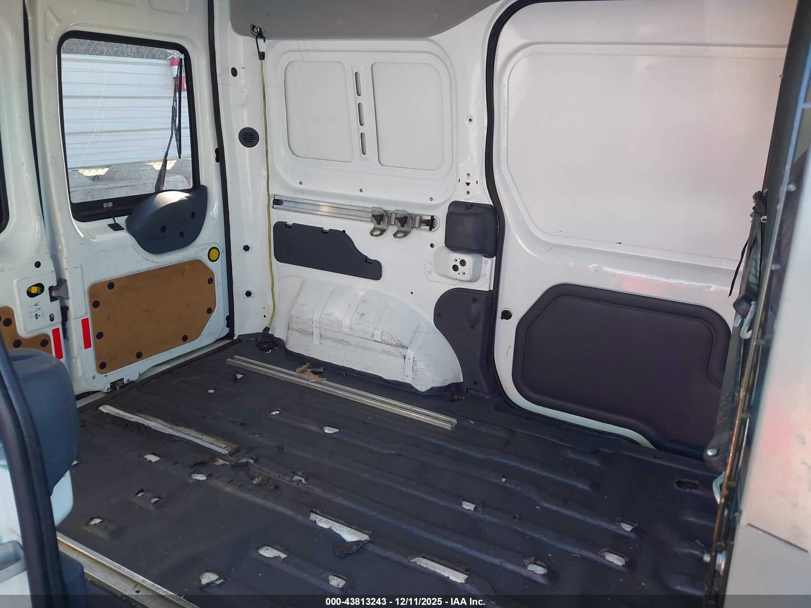 FORD TRANSIT image 8