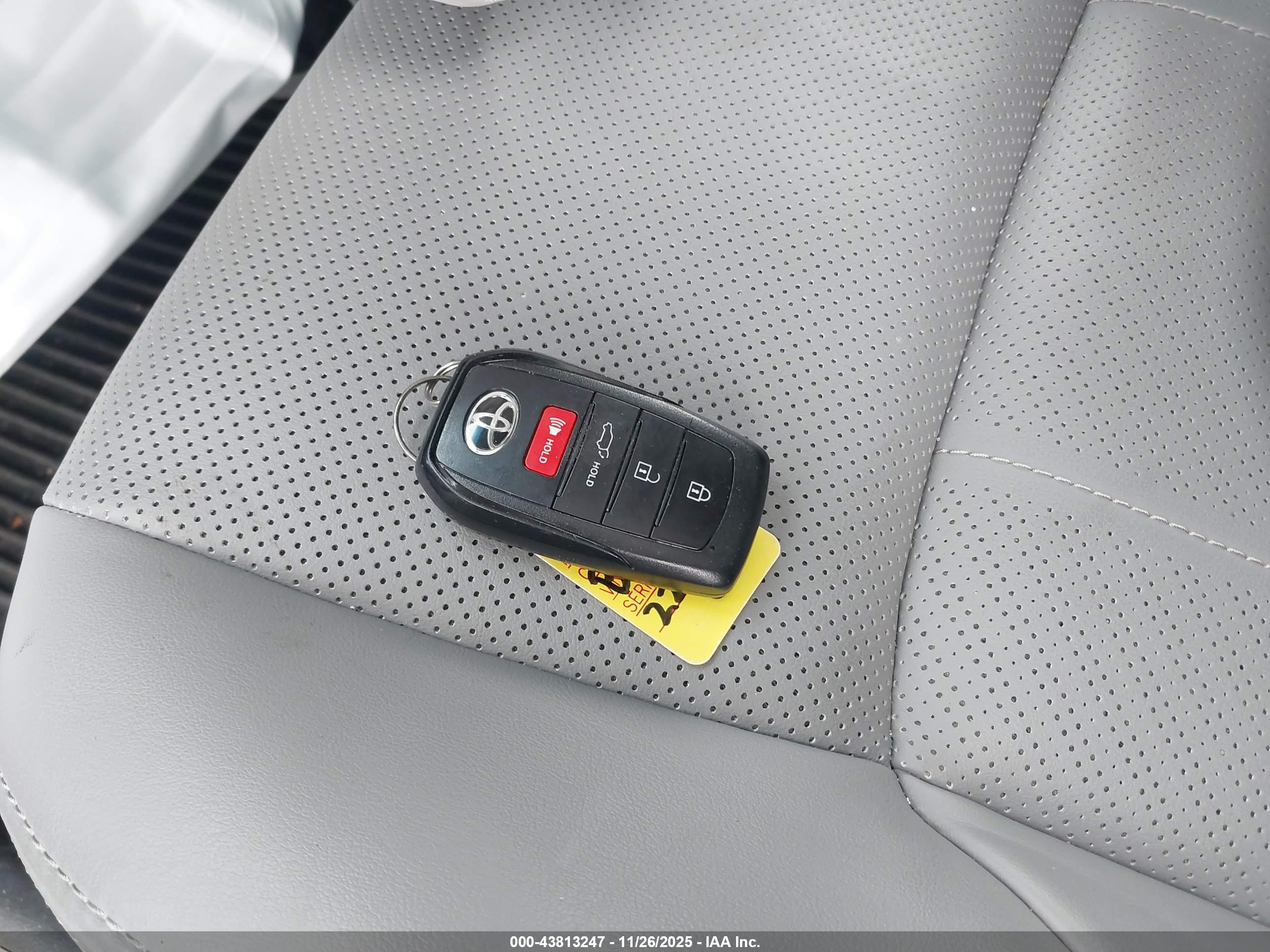 TOYOTA VENZA image 11