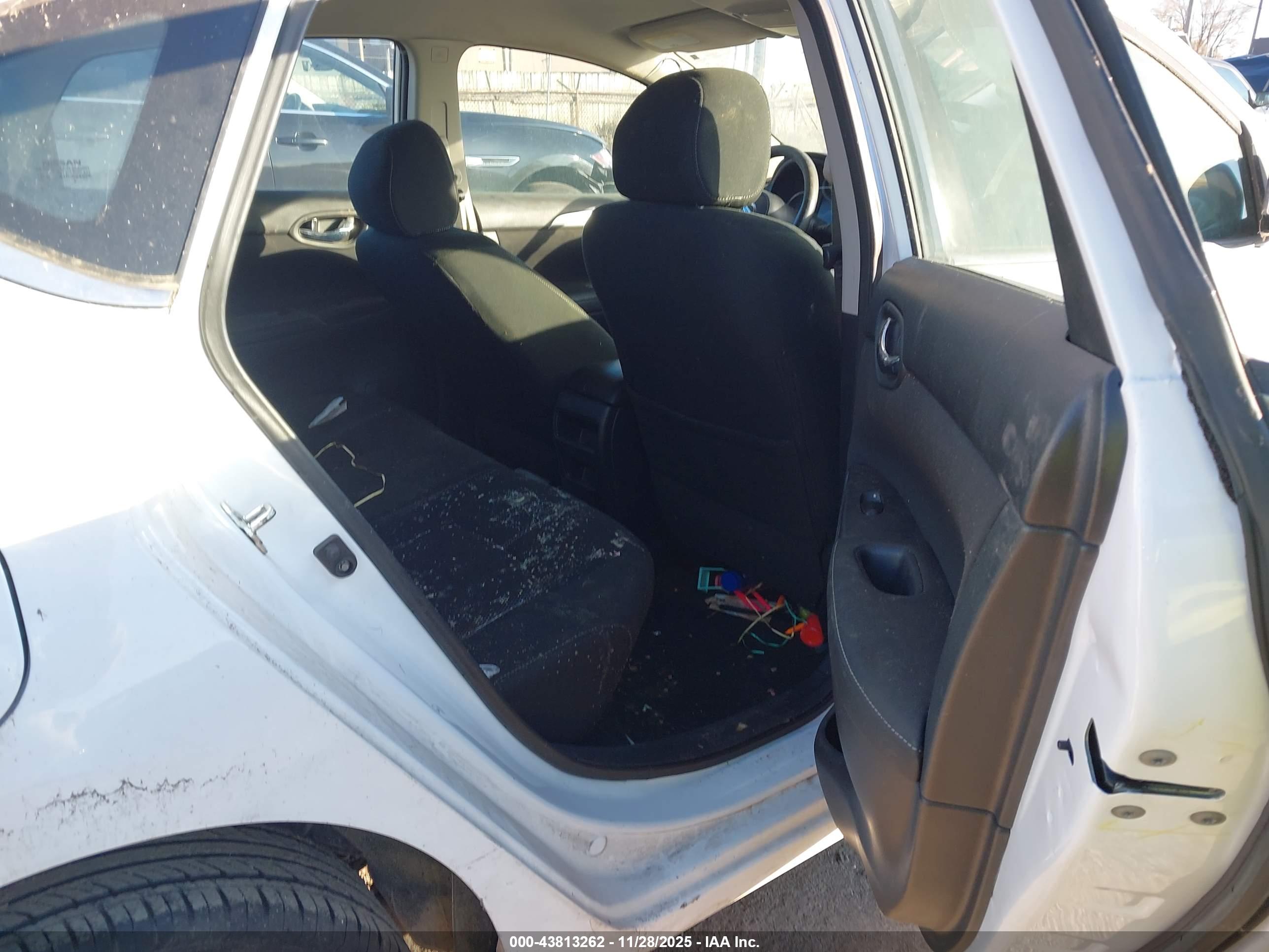 NISSAN SENTRA image 8