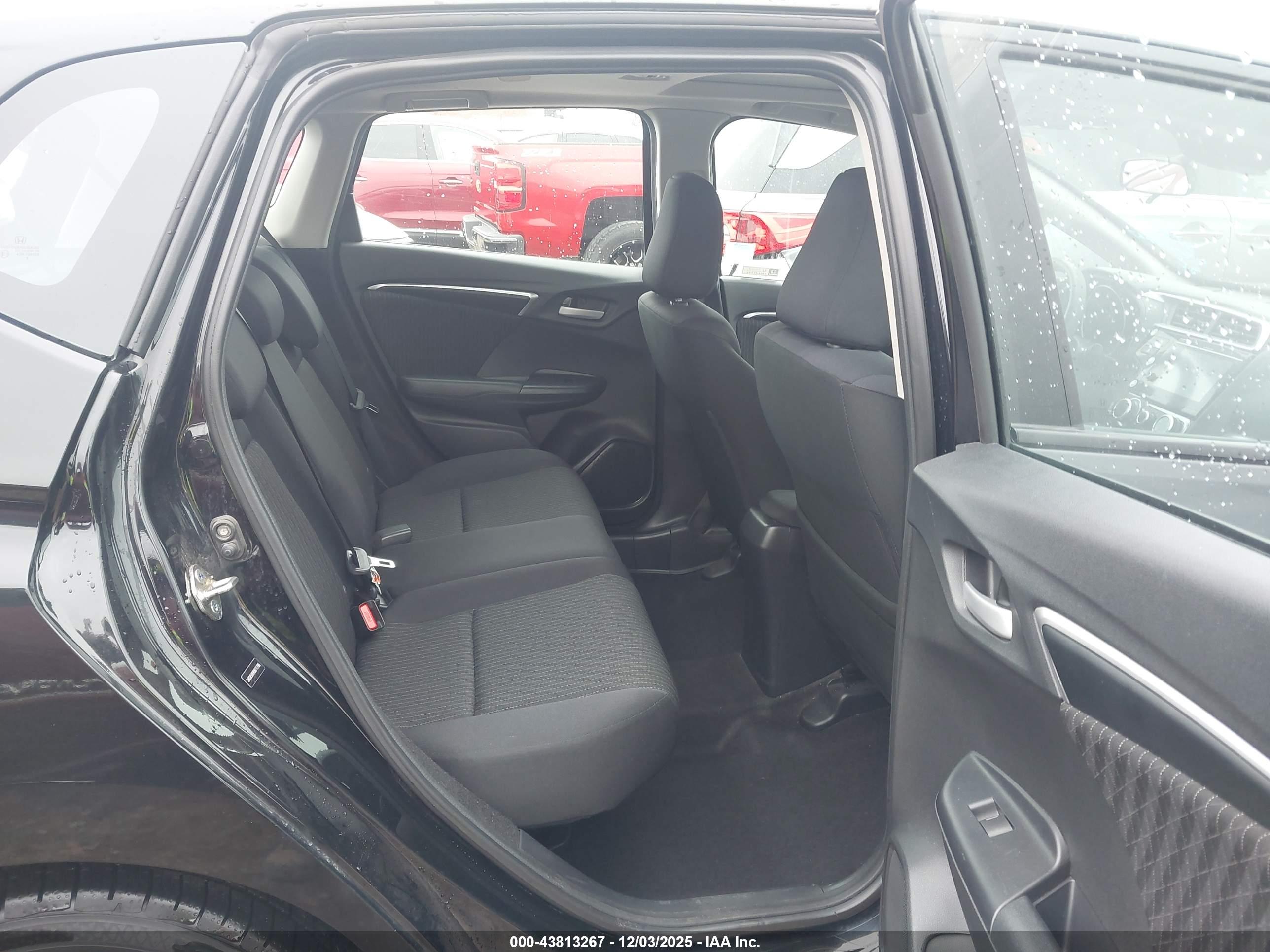 HONDA FIT image 8