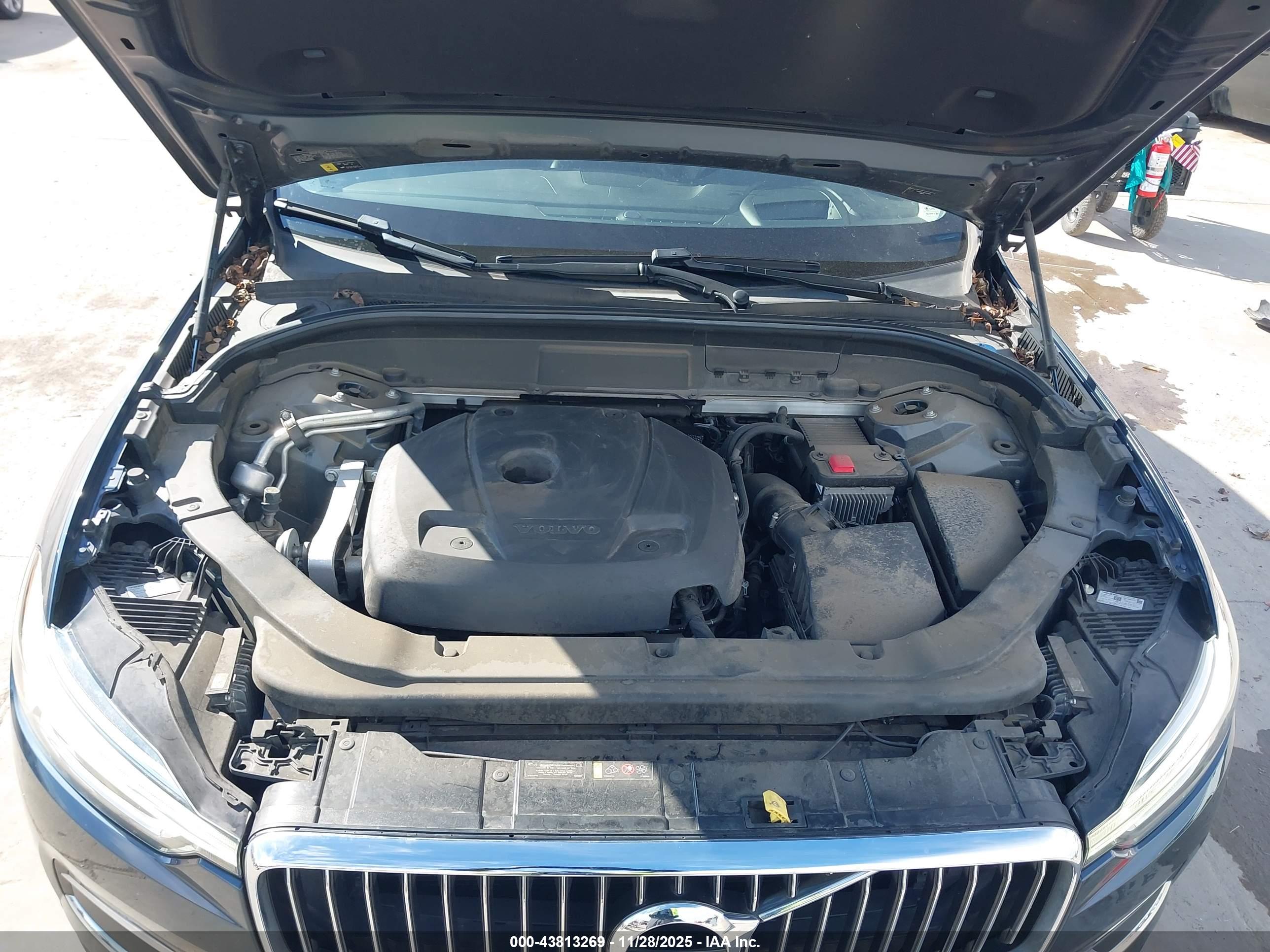 VOLVO XC60 image 10