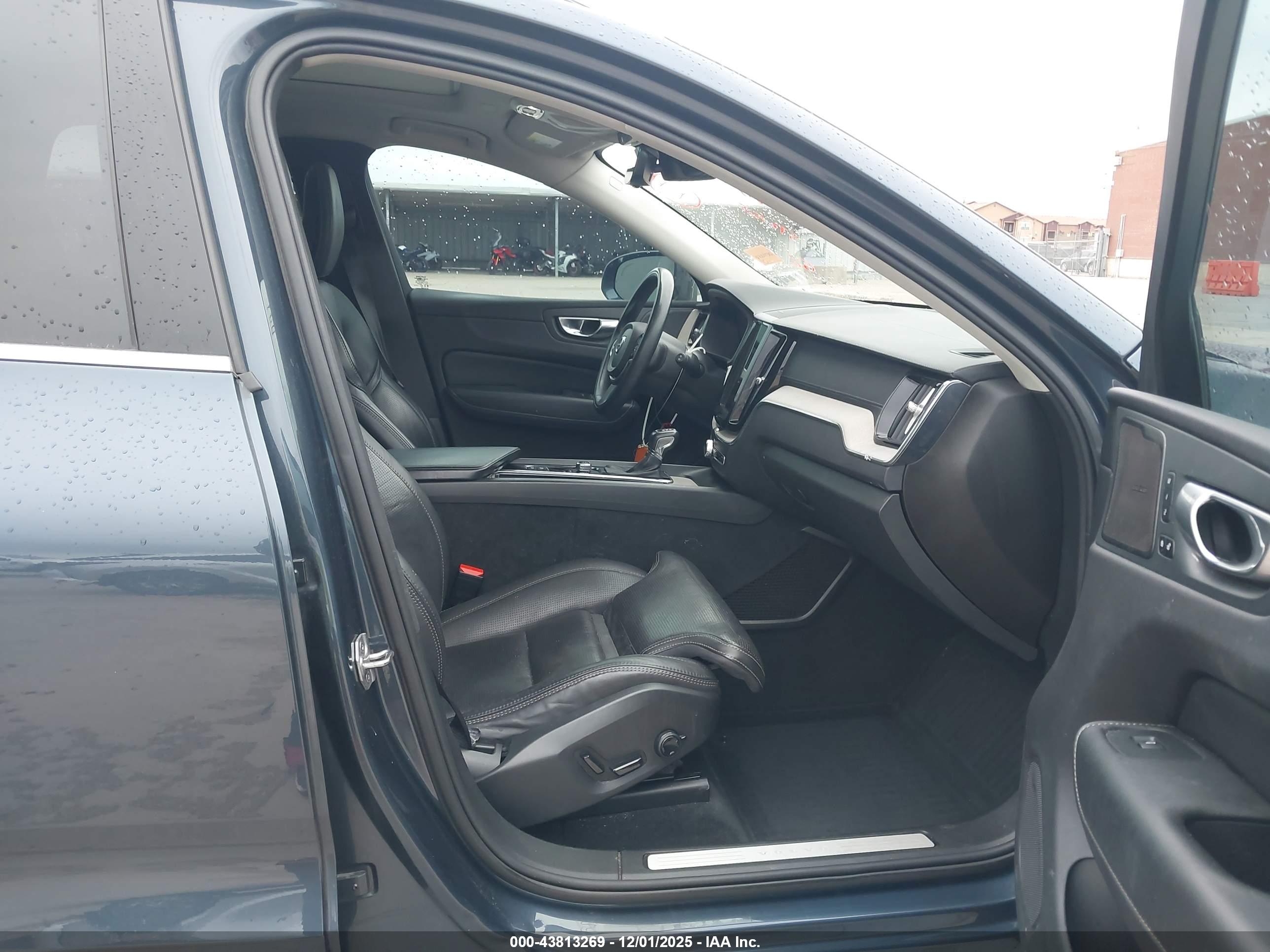 VOLVO XC60 image 5