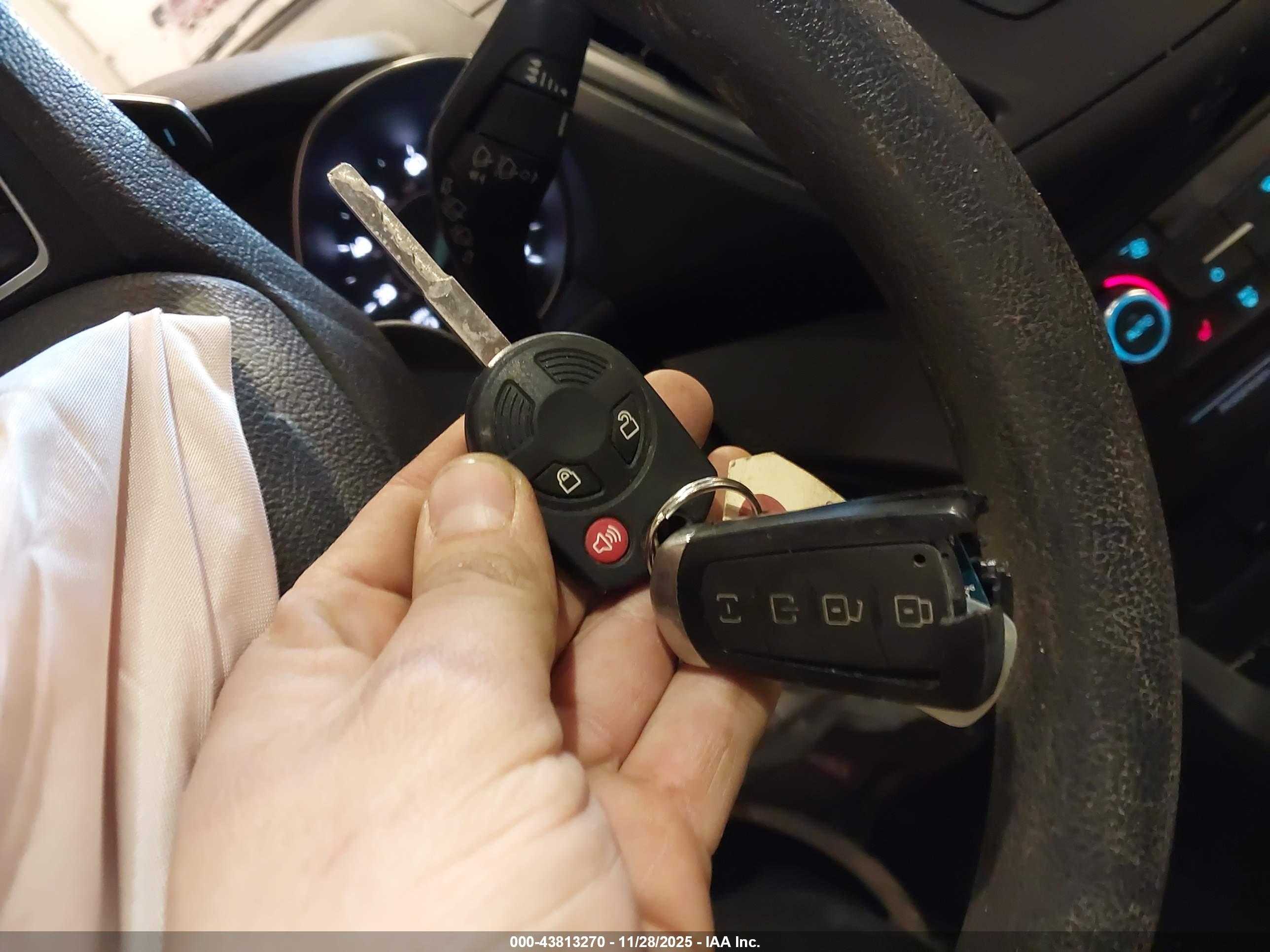 FORD ESCAPE image 11
