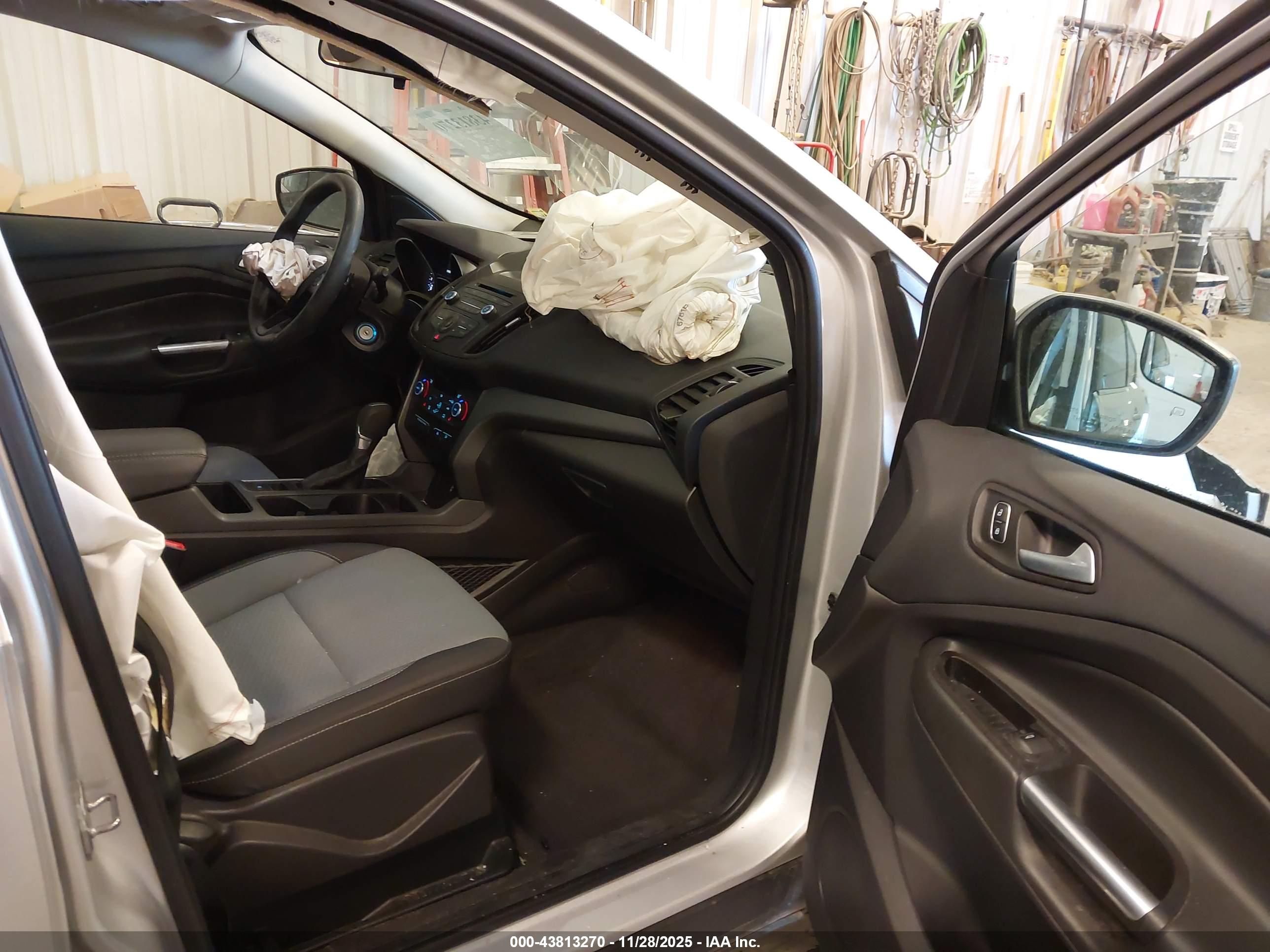 FORD ESCAPE image 5