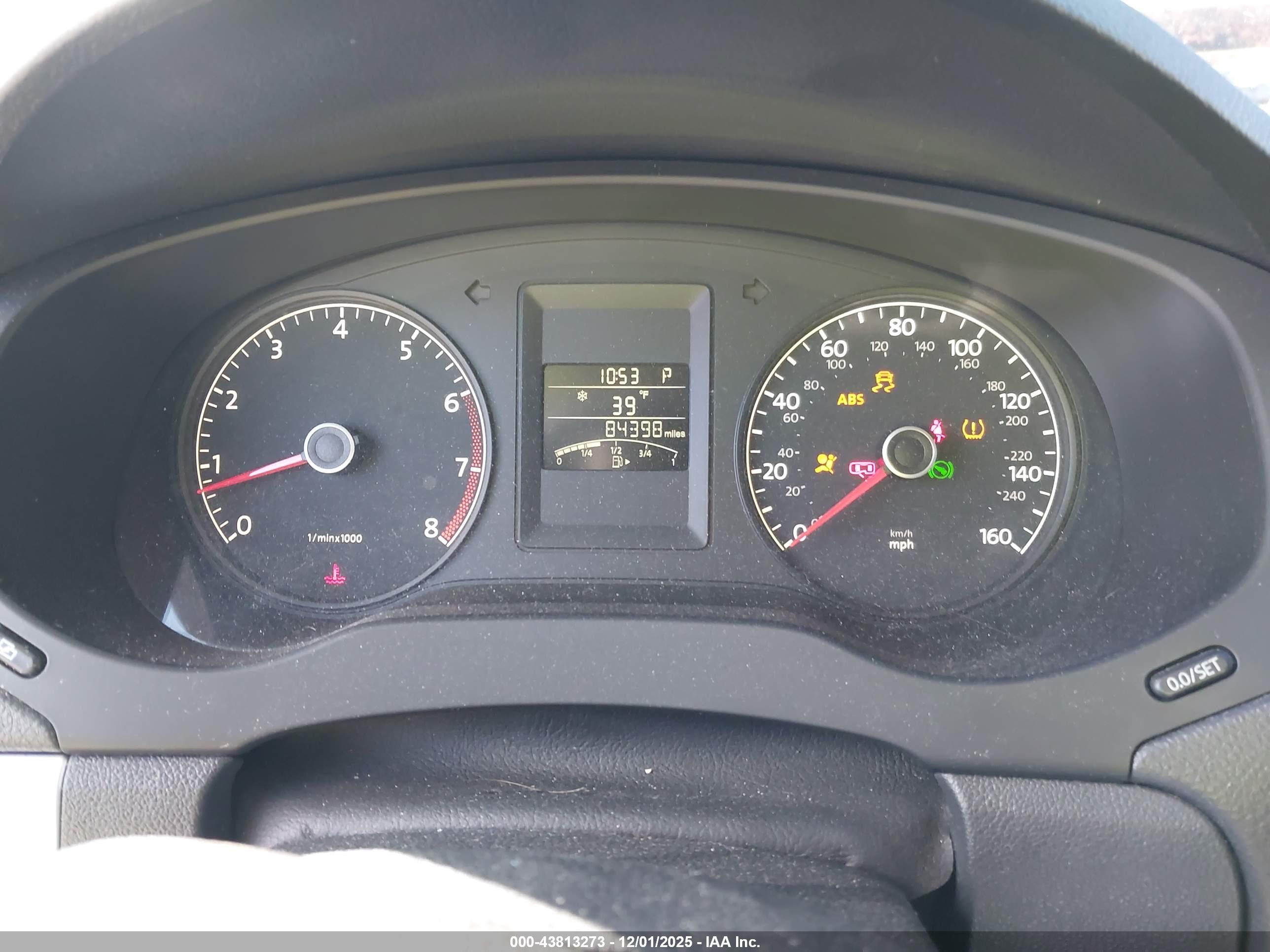 VOLKSWAGEN JETTA image 7