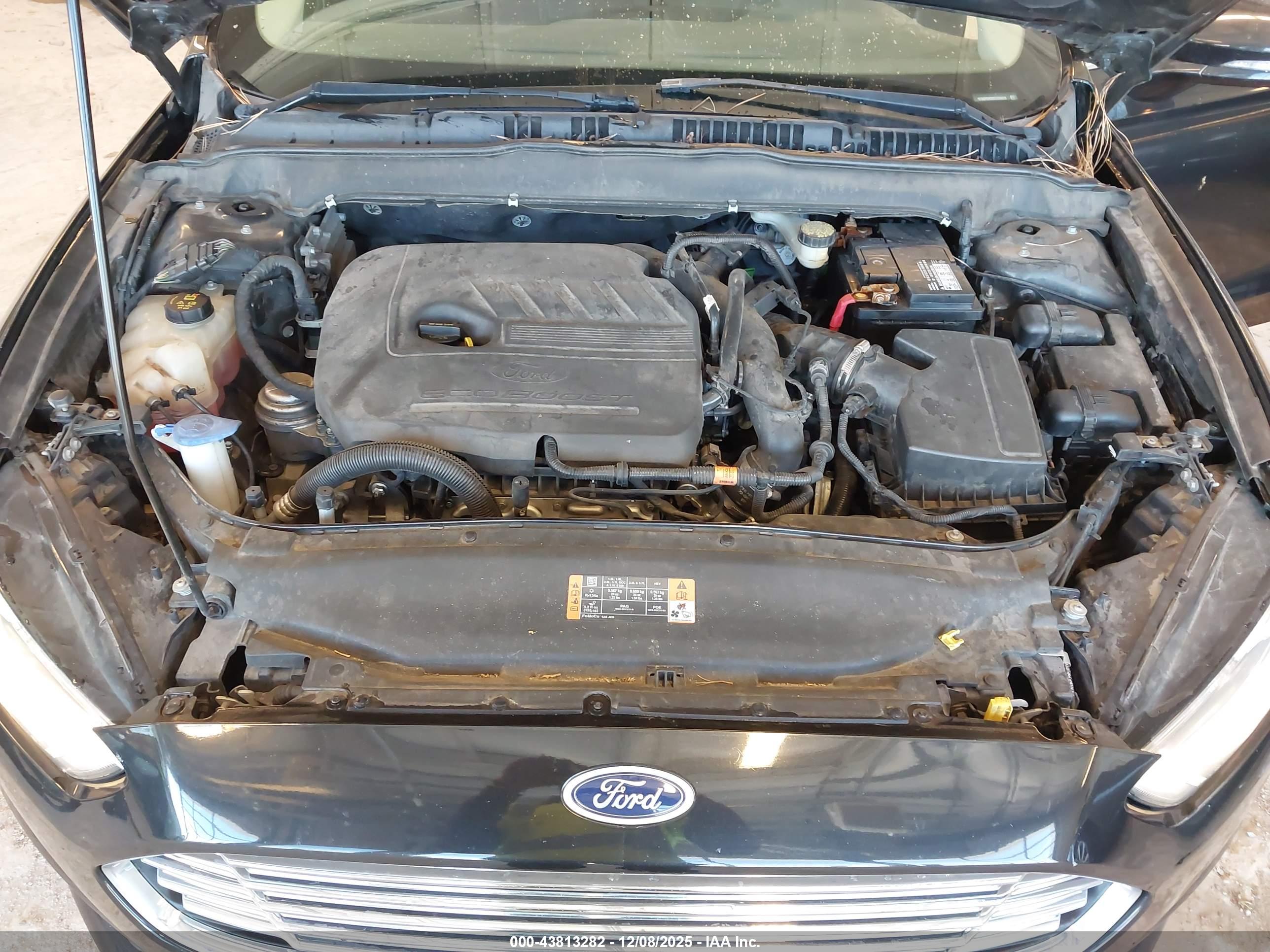 FORD FUSION image 10