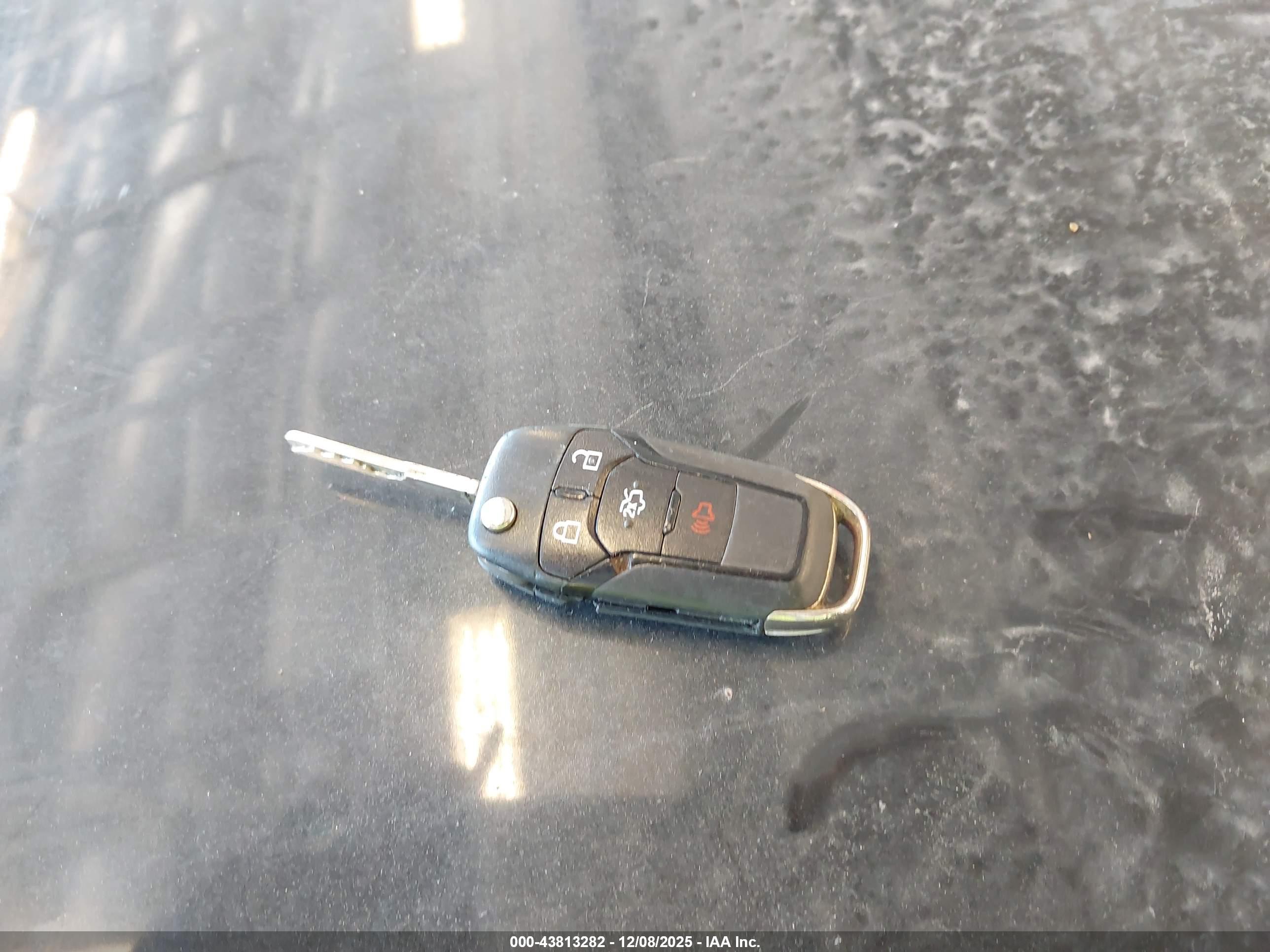 FORD FUSION image 11