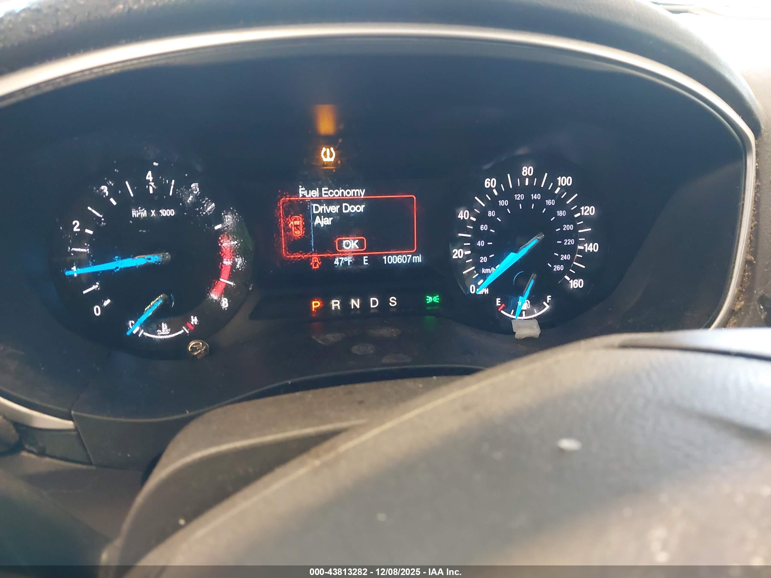 FORD FUSION image 7