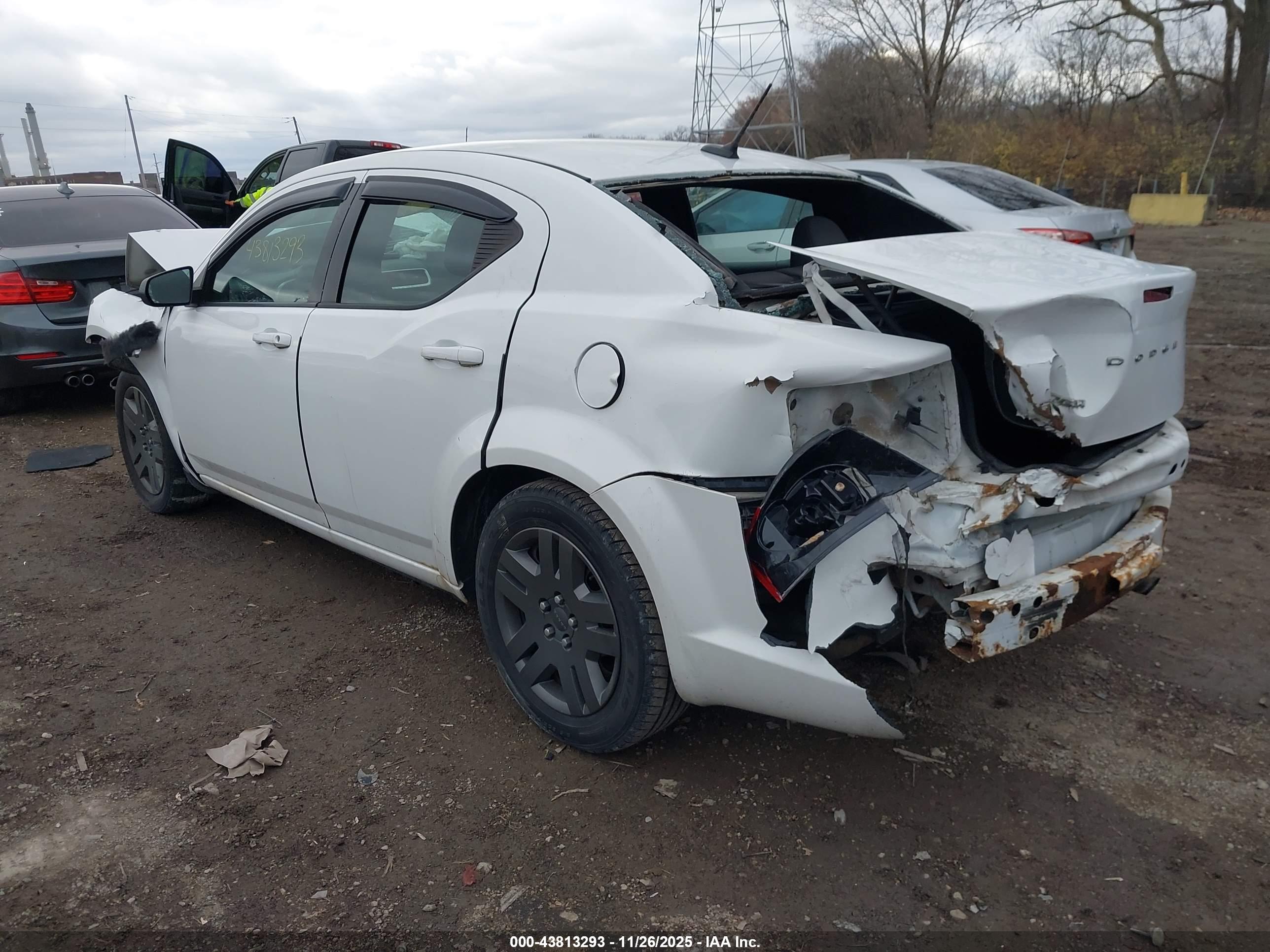 DODGE AVENGER image 3