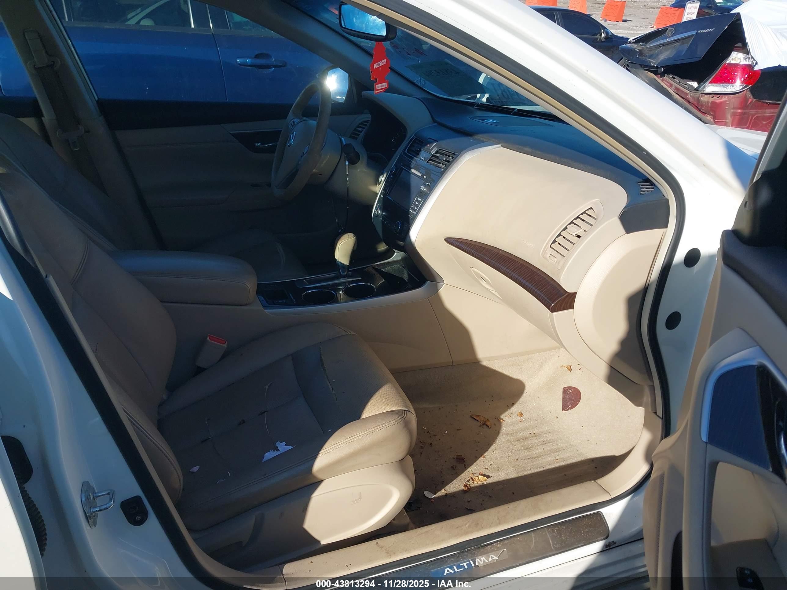 NISSAN ALTIMA image 5