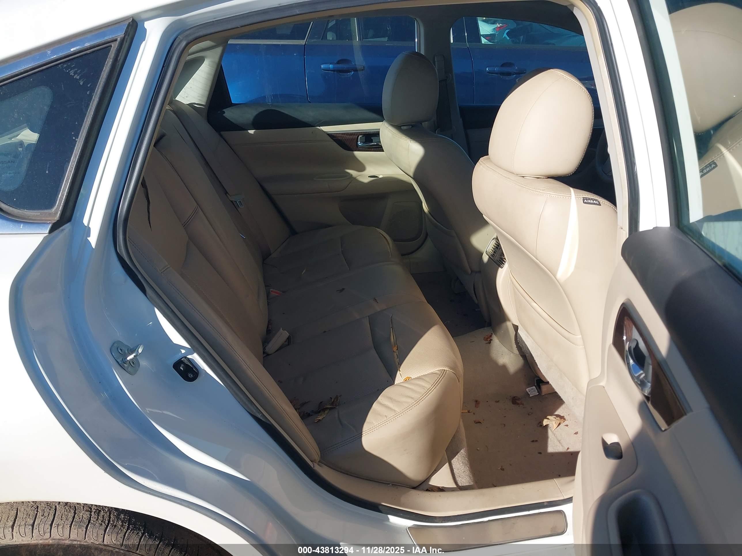NISSAN ALTIMA image 8