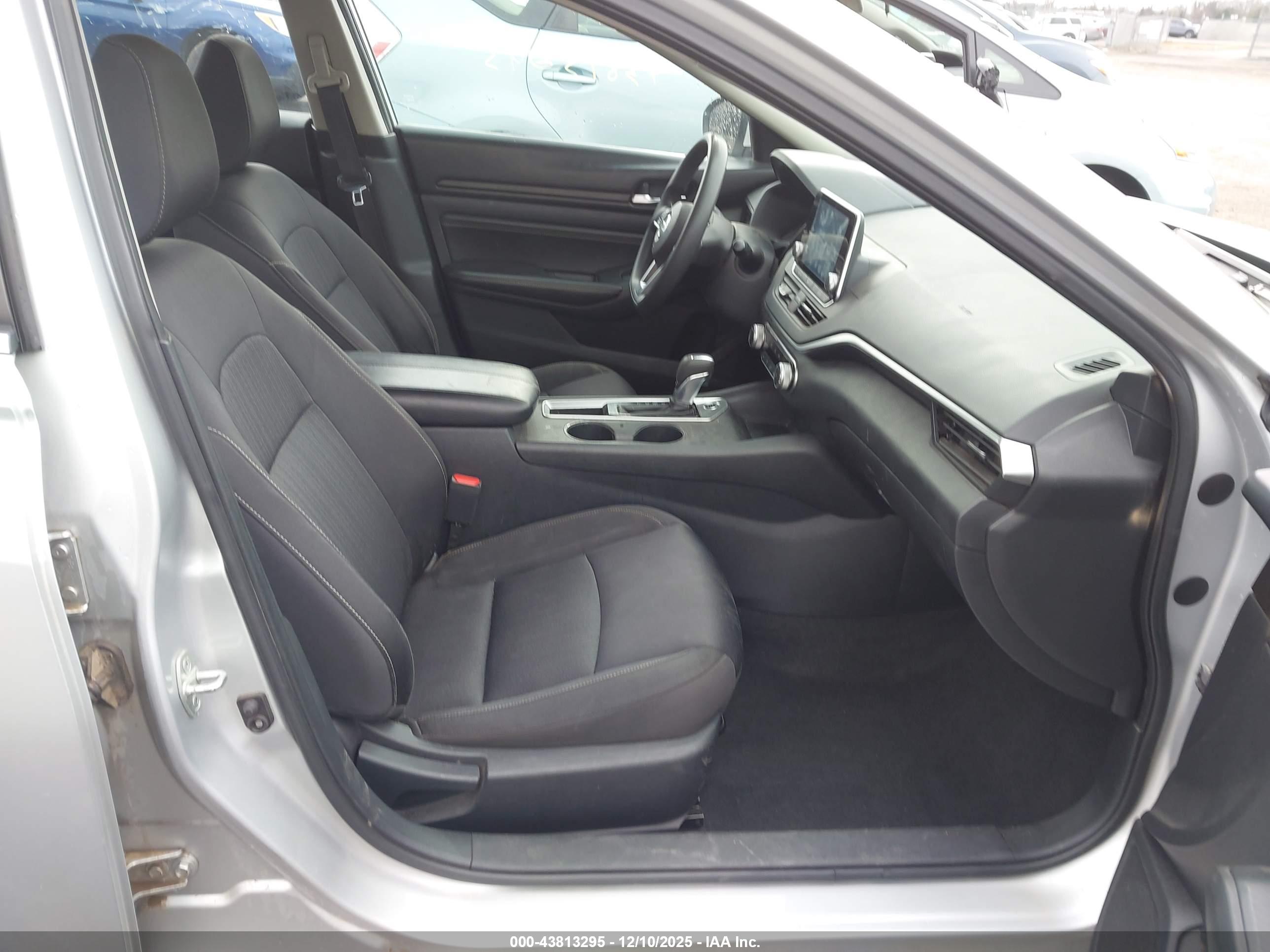 NISSAN ALTIMA image 5