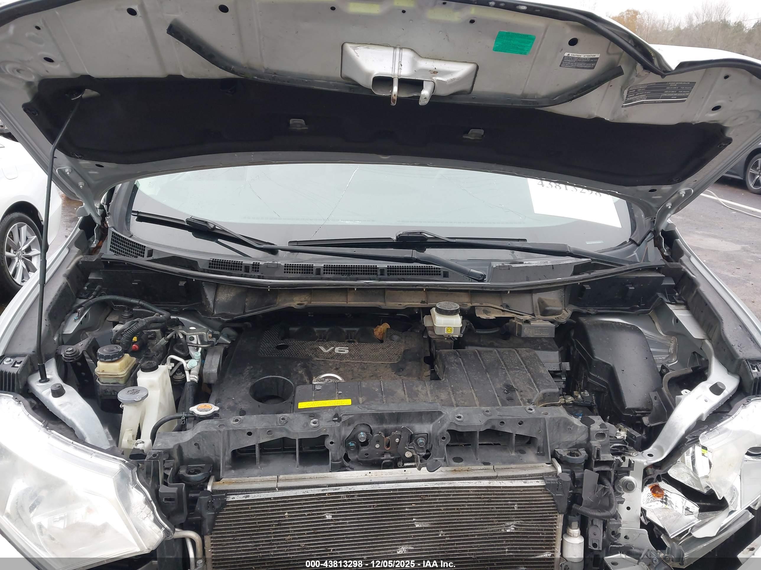 NISSAN QUEST image 10