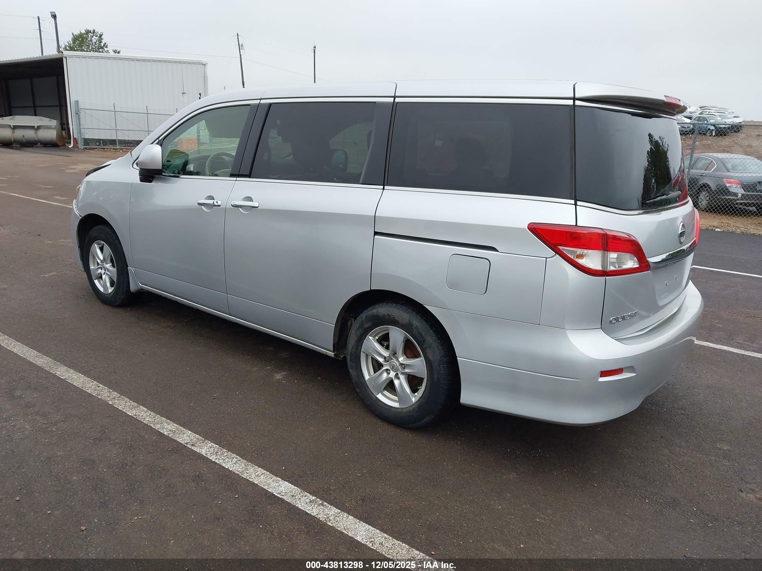 NISSAN QUEST image 3