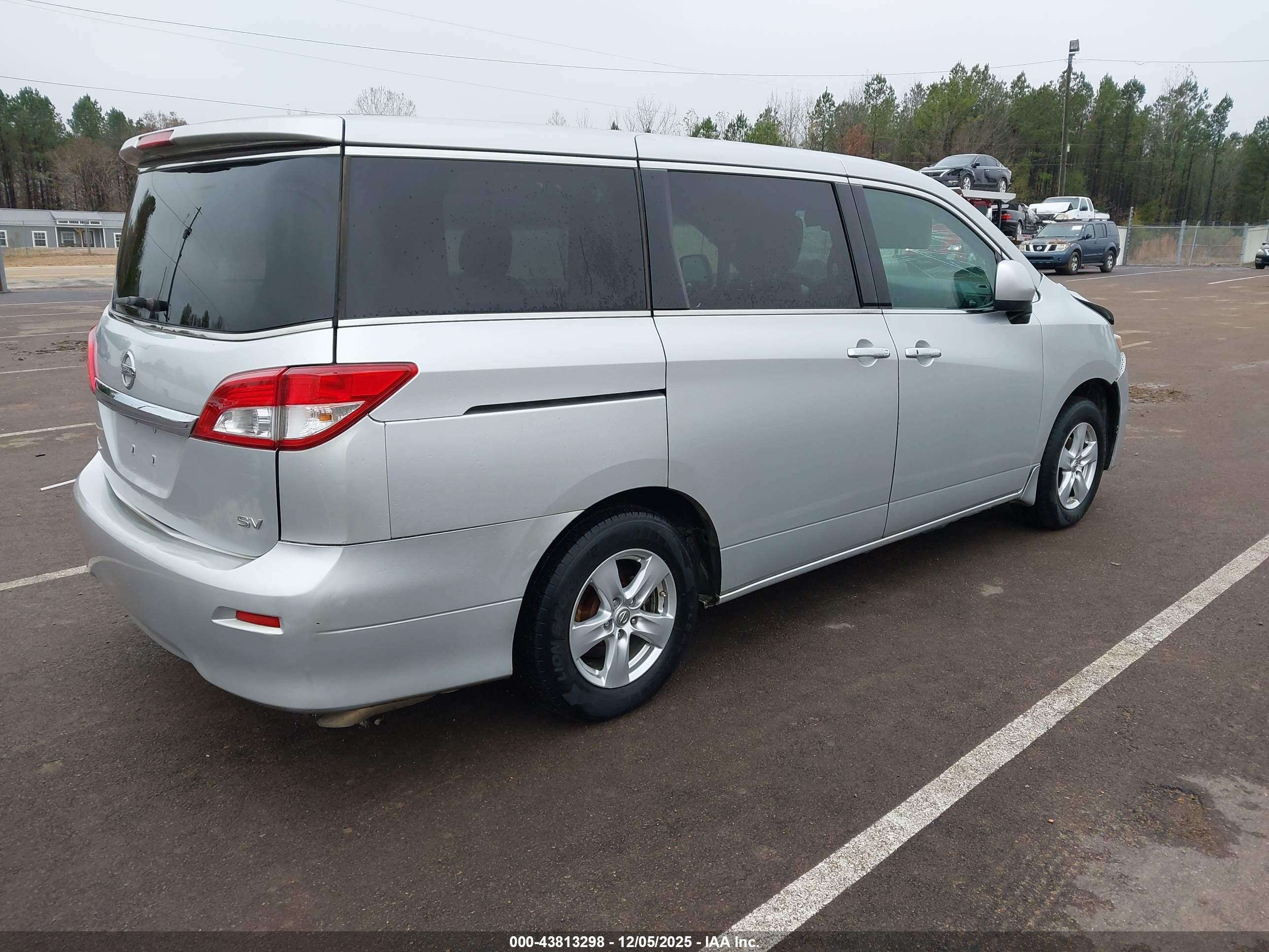 NISSAN QUEST image 4