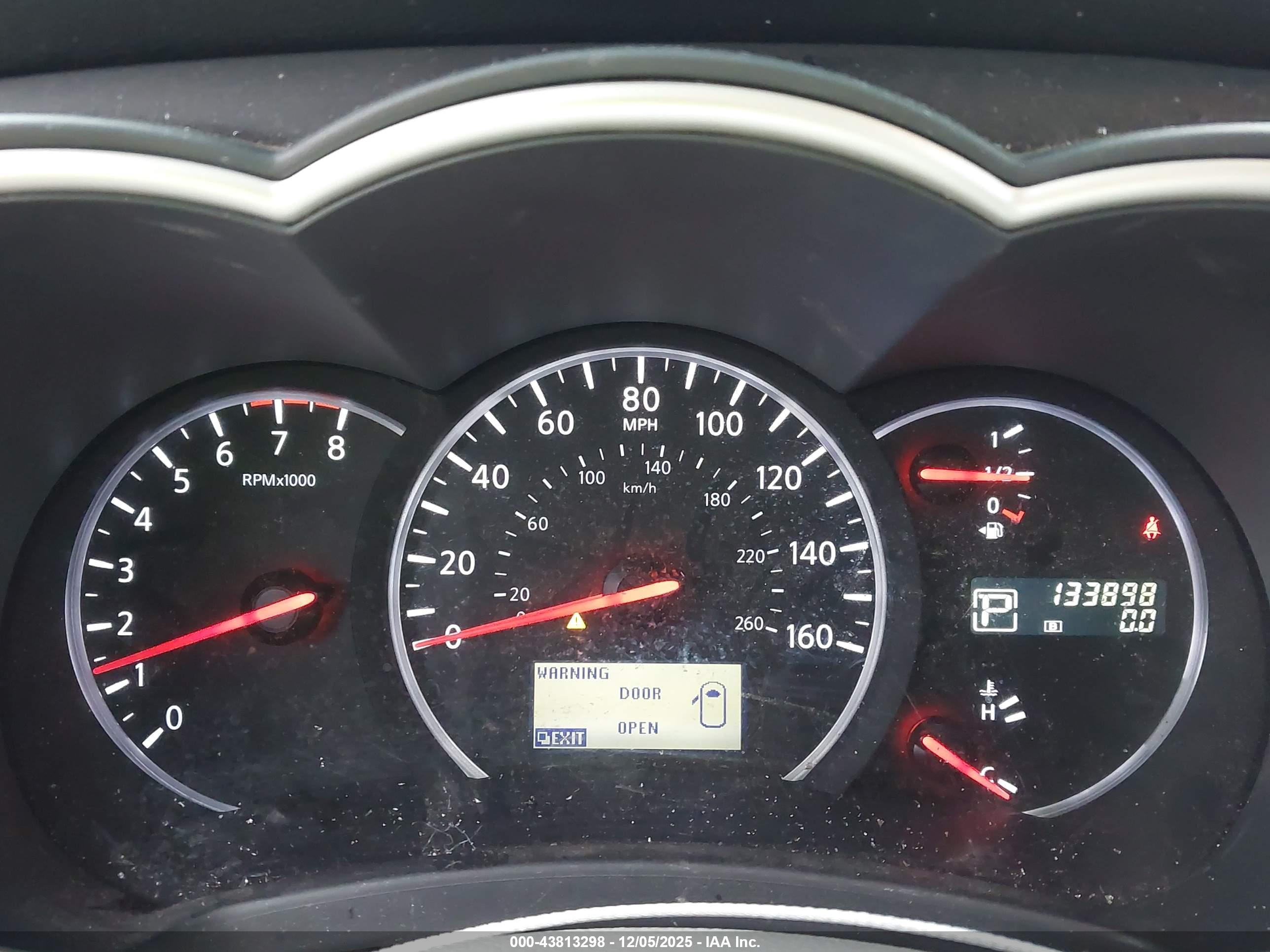 NISSAN QUEST image 7