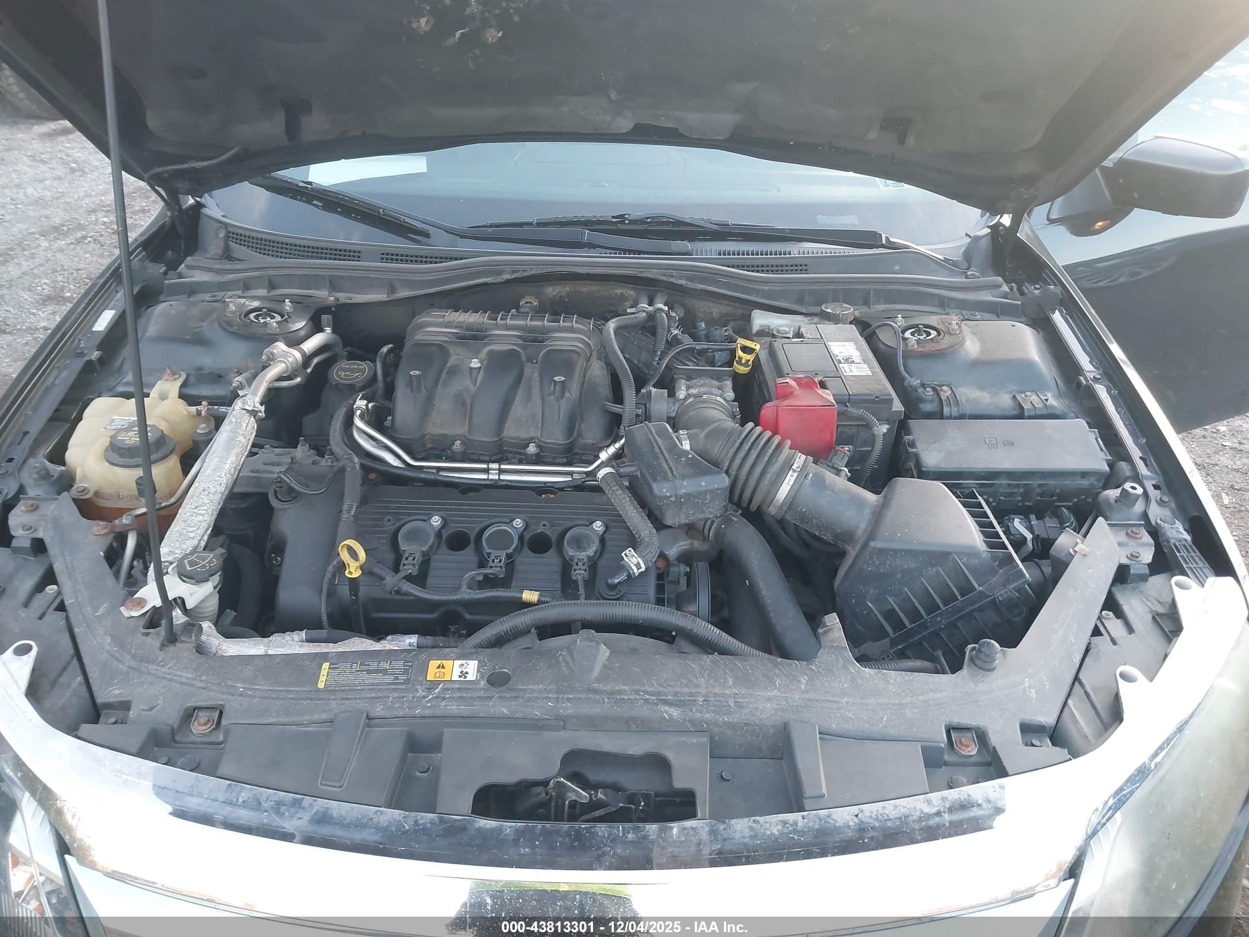 FORD FUSION image 10