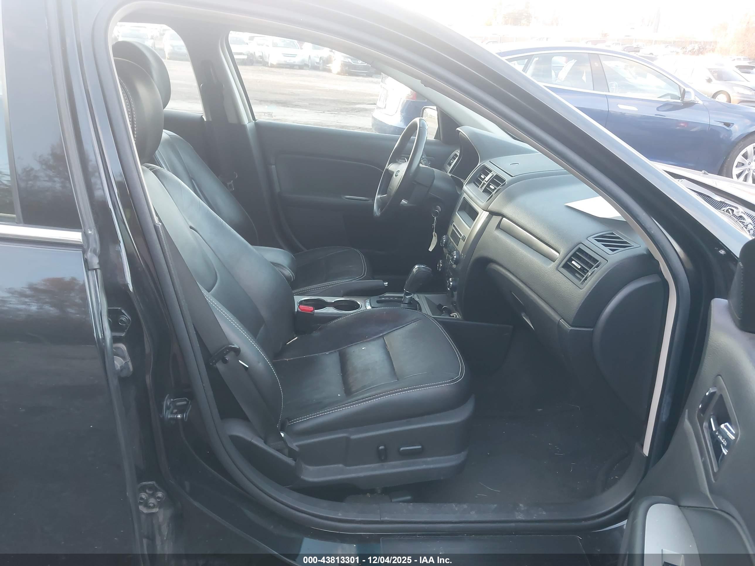 FORD FUSION image 5