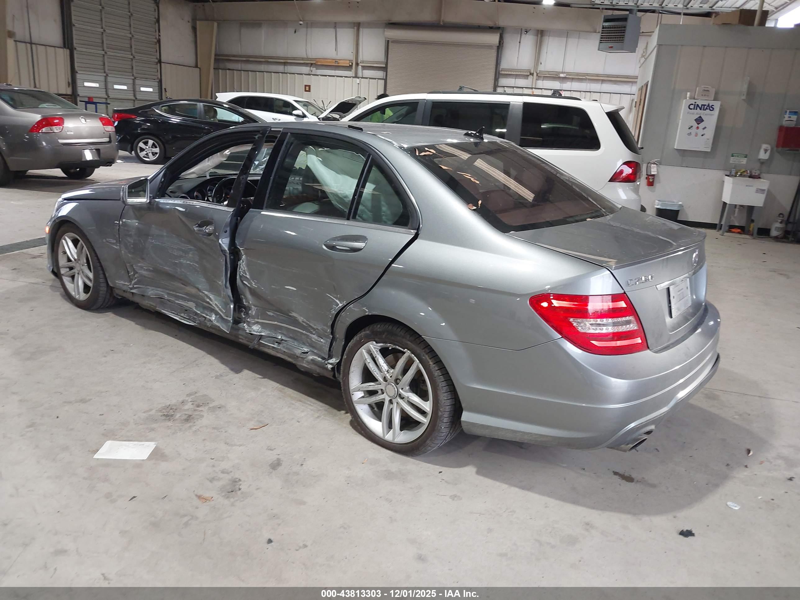 MERCEDES-BENZ C image 3