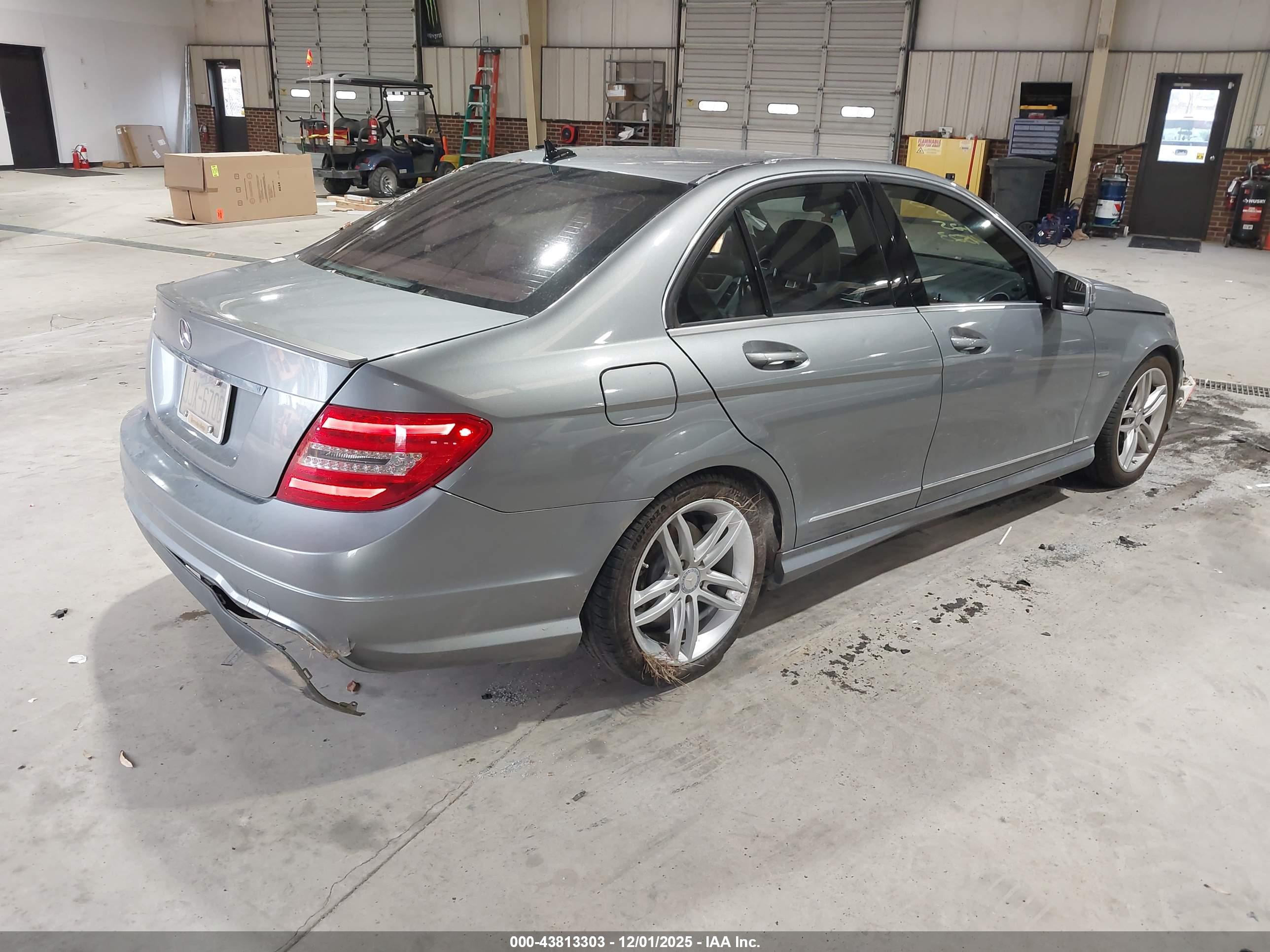MERCEDES-BENZ C image 4