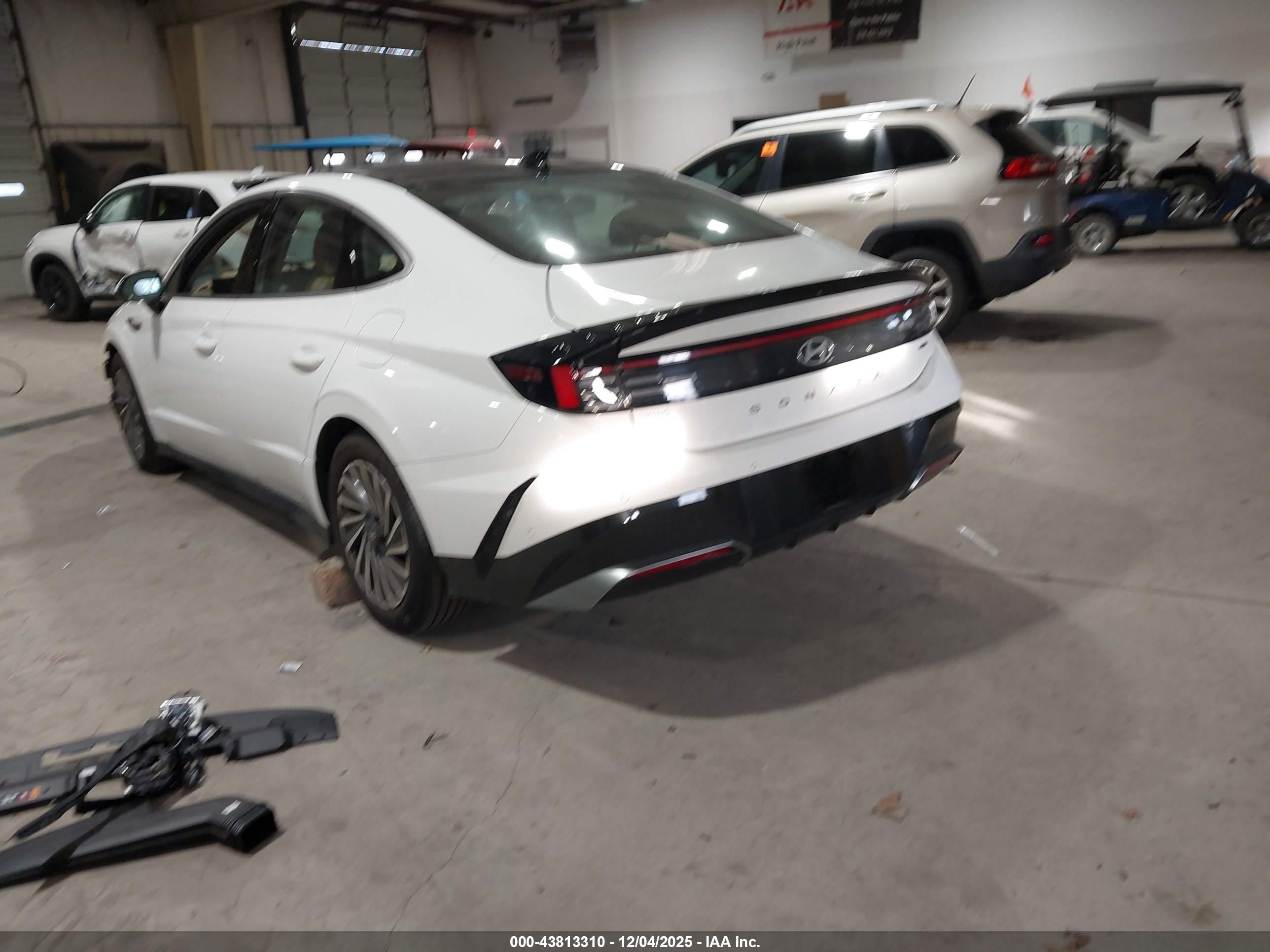 HYUNDAI SONATA image 3