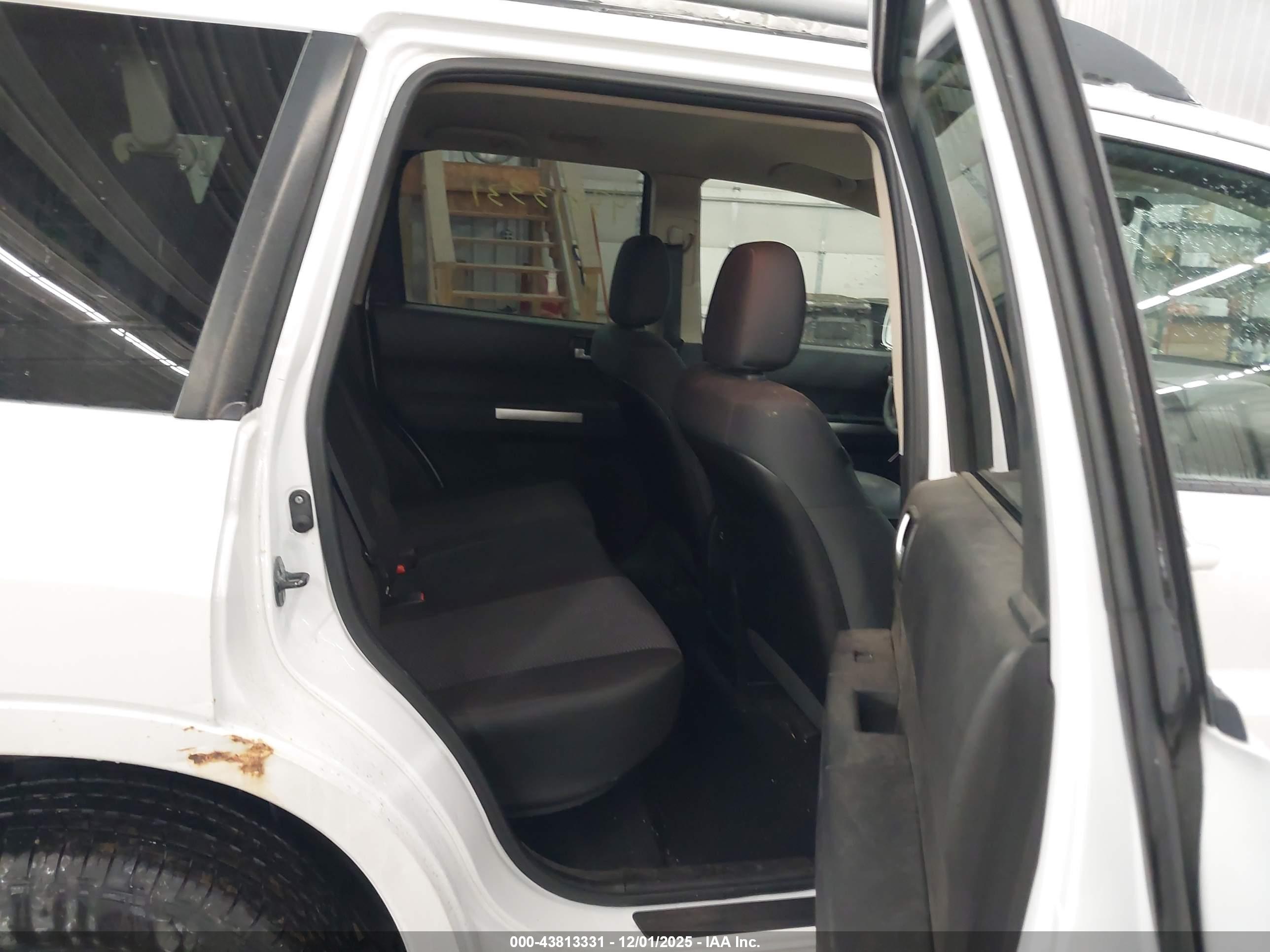 MITSUBISHI ENDEAVOR image 8