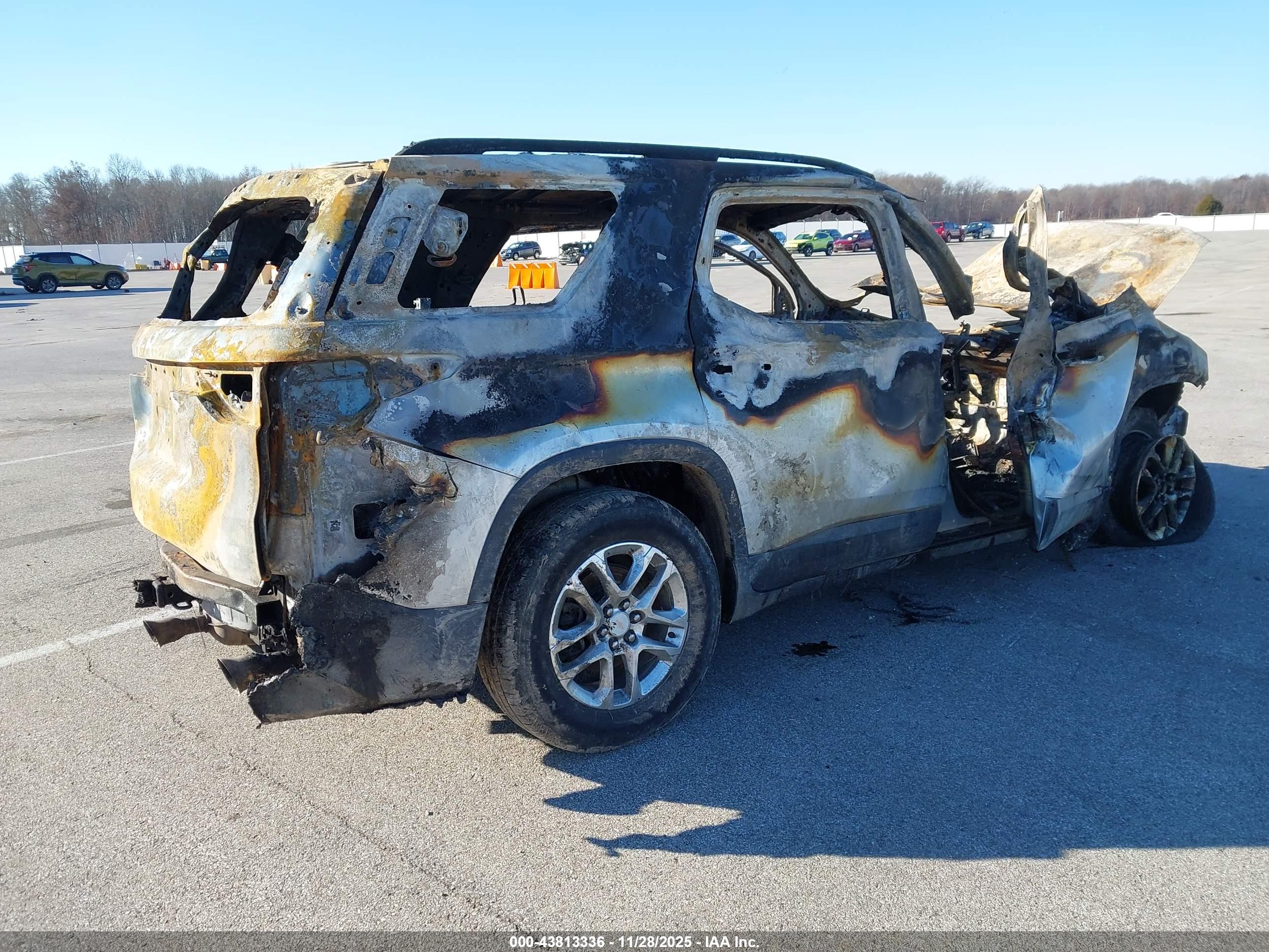 CHEVROLET TRAVERSE image 4