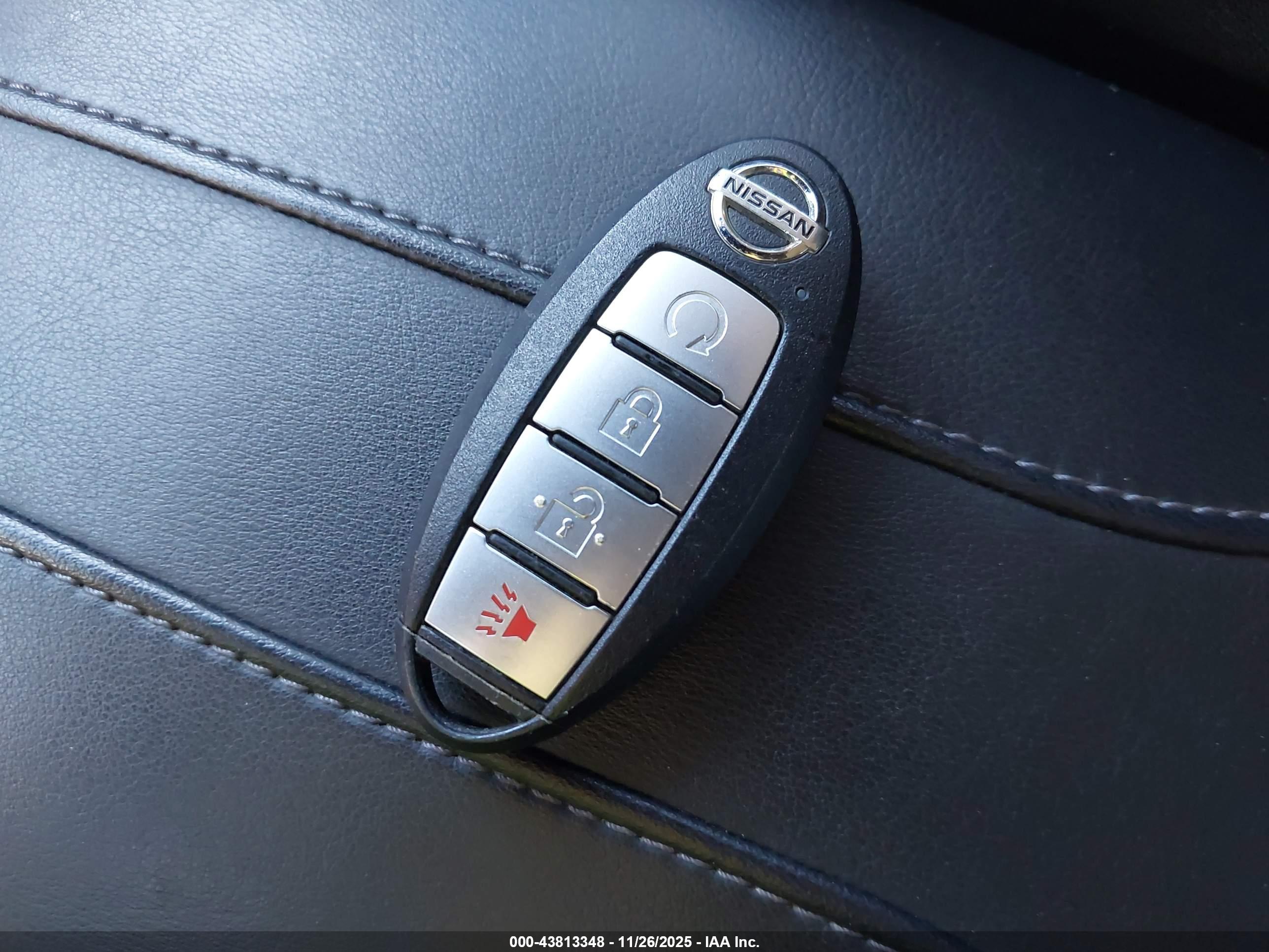 NISSAN ROGUE image 11