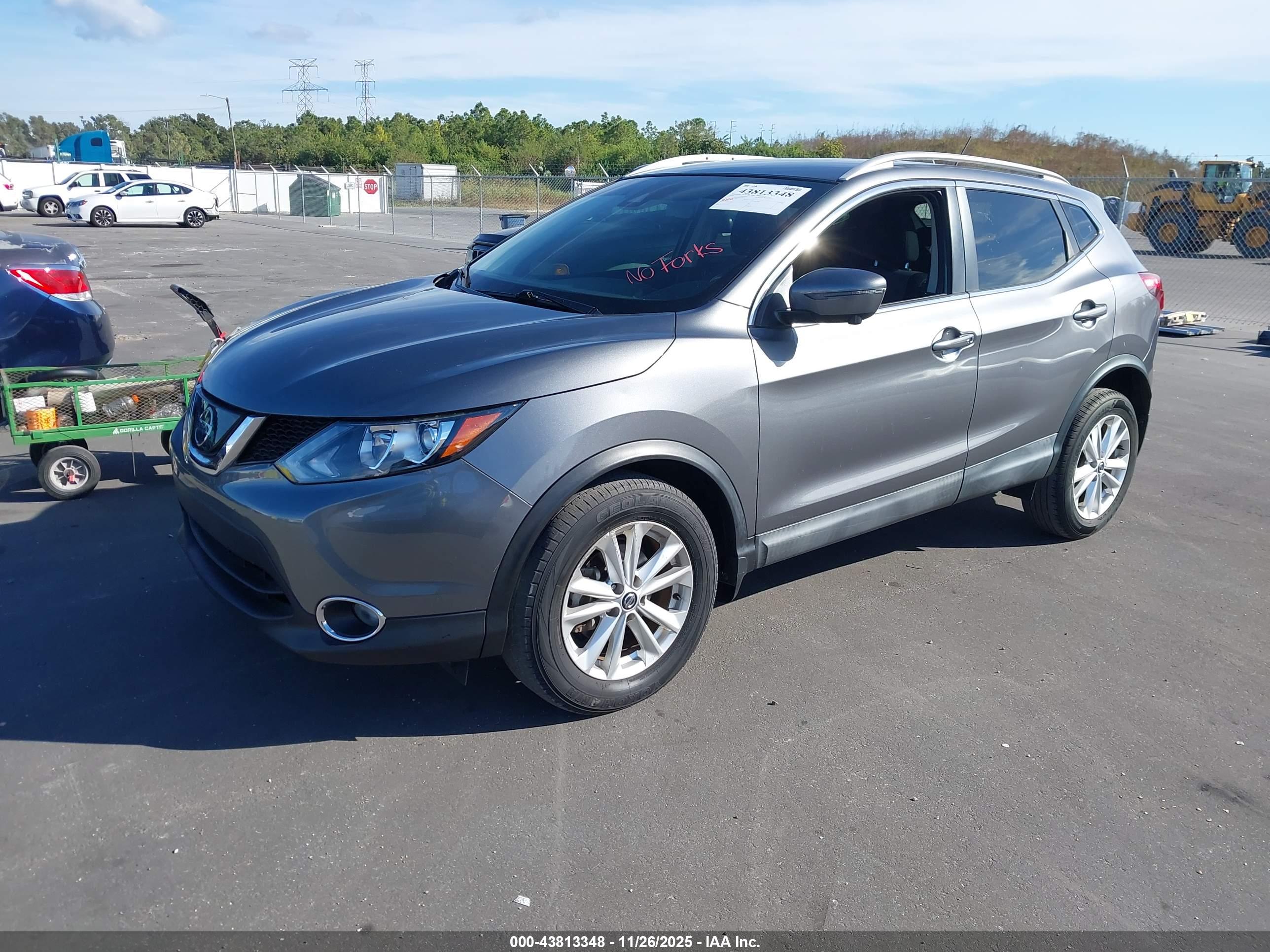 NISSAN ROGUE image 2