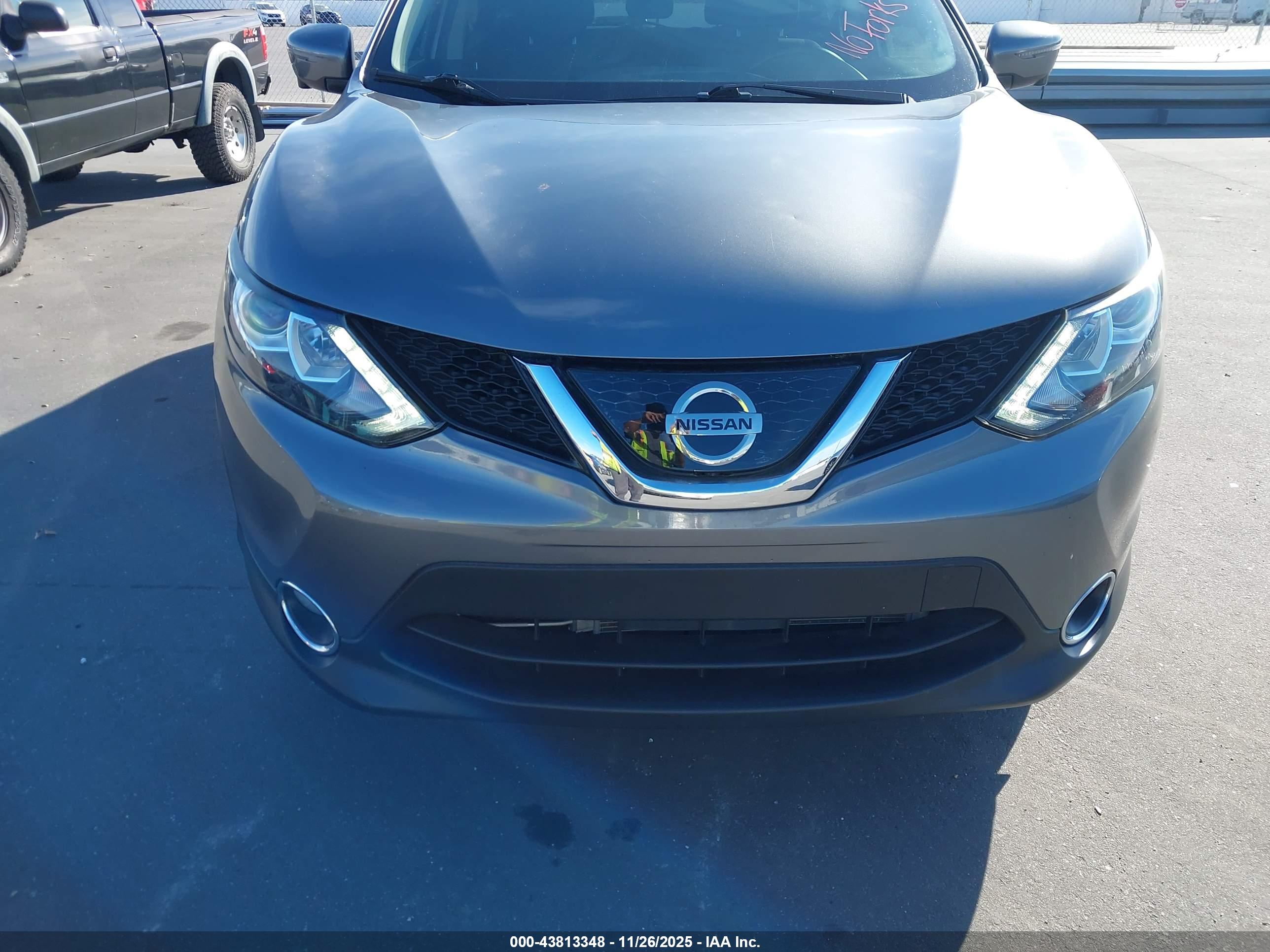 NISSAN ROGUE image 6
