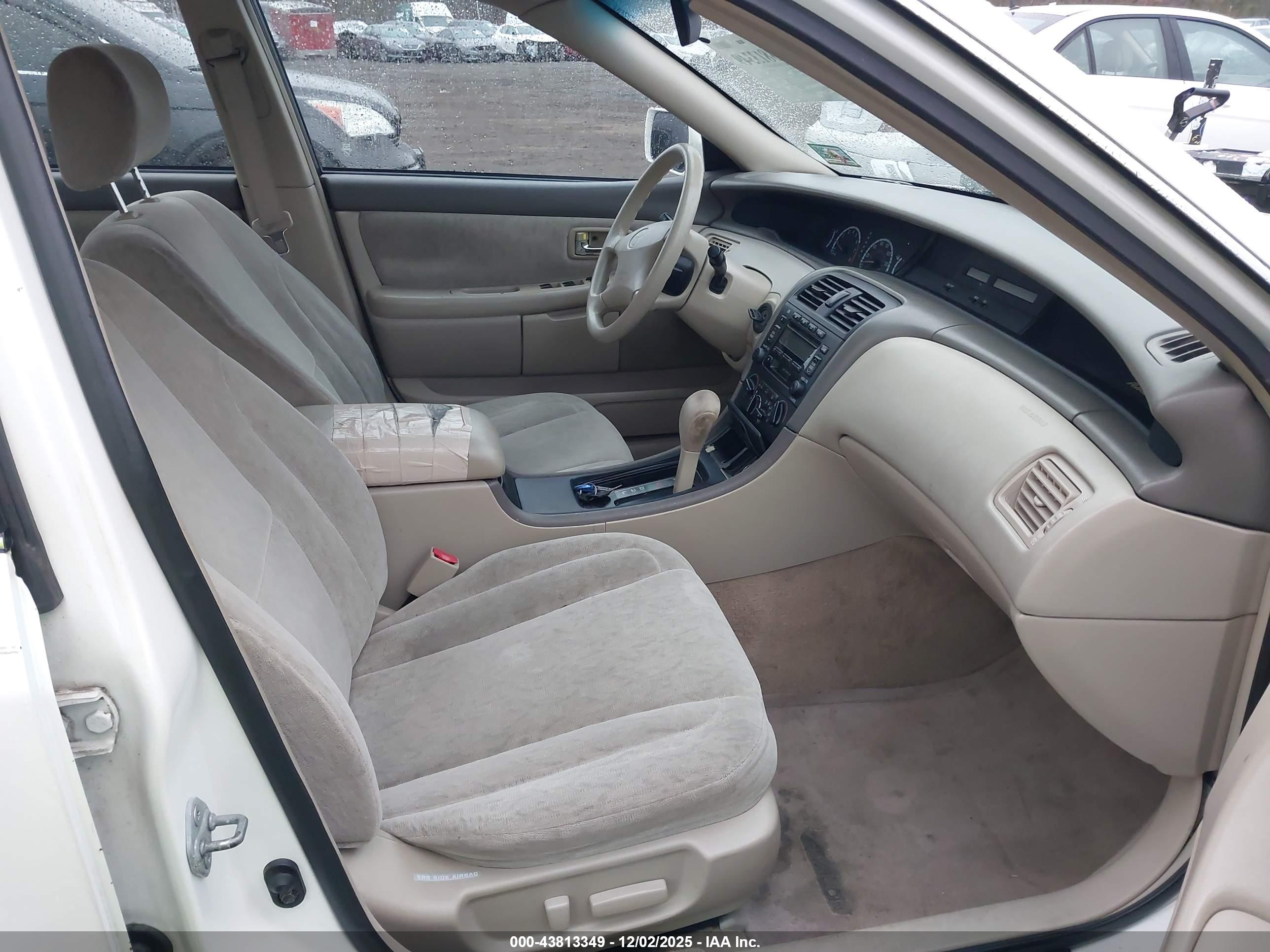 TOYOTA AVALON image 5