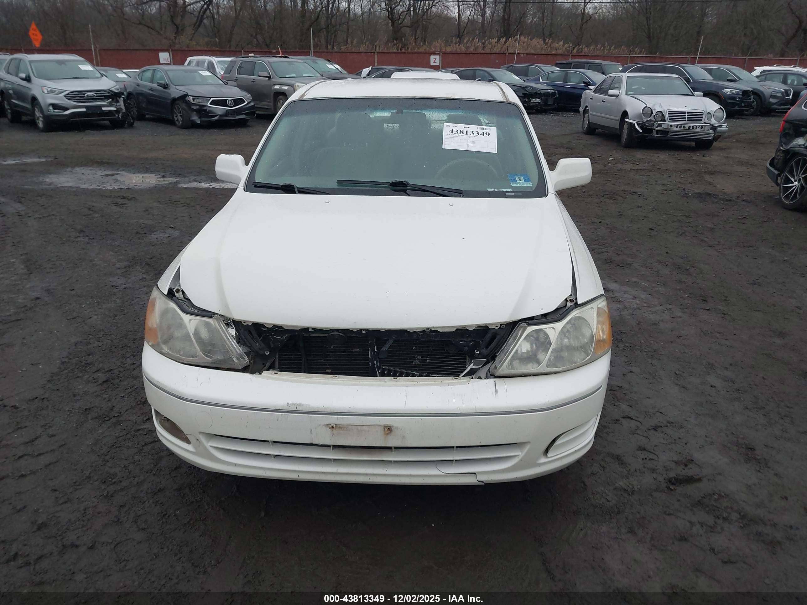 TOYOTA AVALON image 6