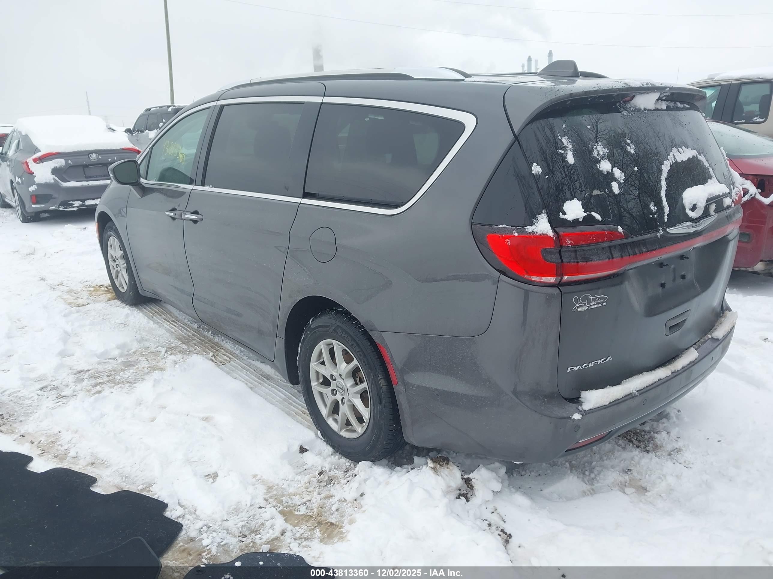 CHRYSLER PACIFICA image 3
