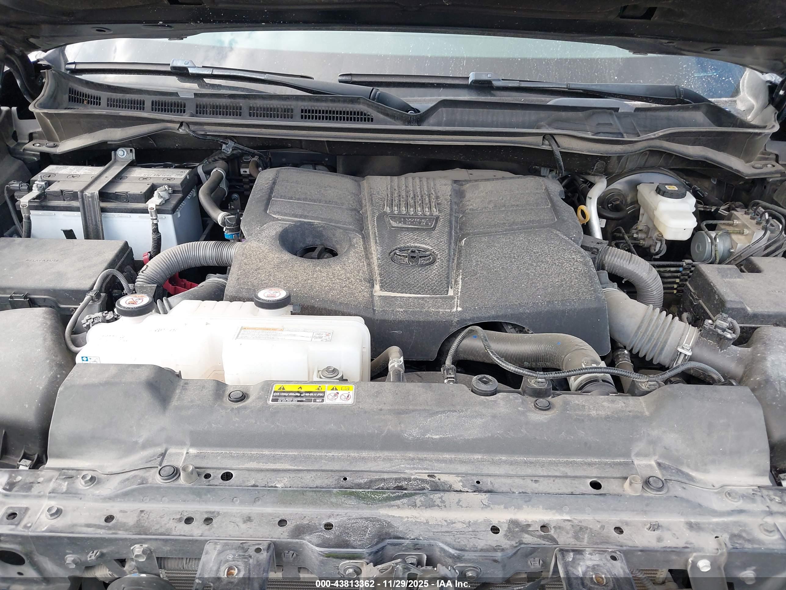 TOYOTA TUNDRA image 10