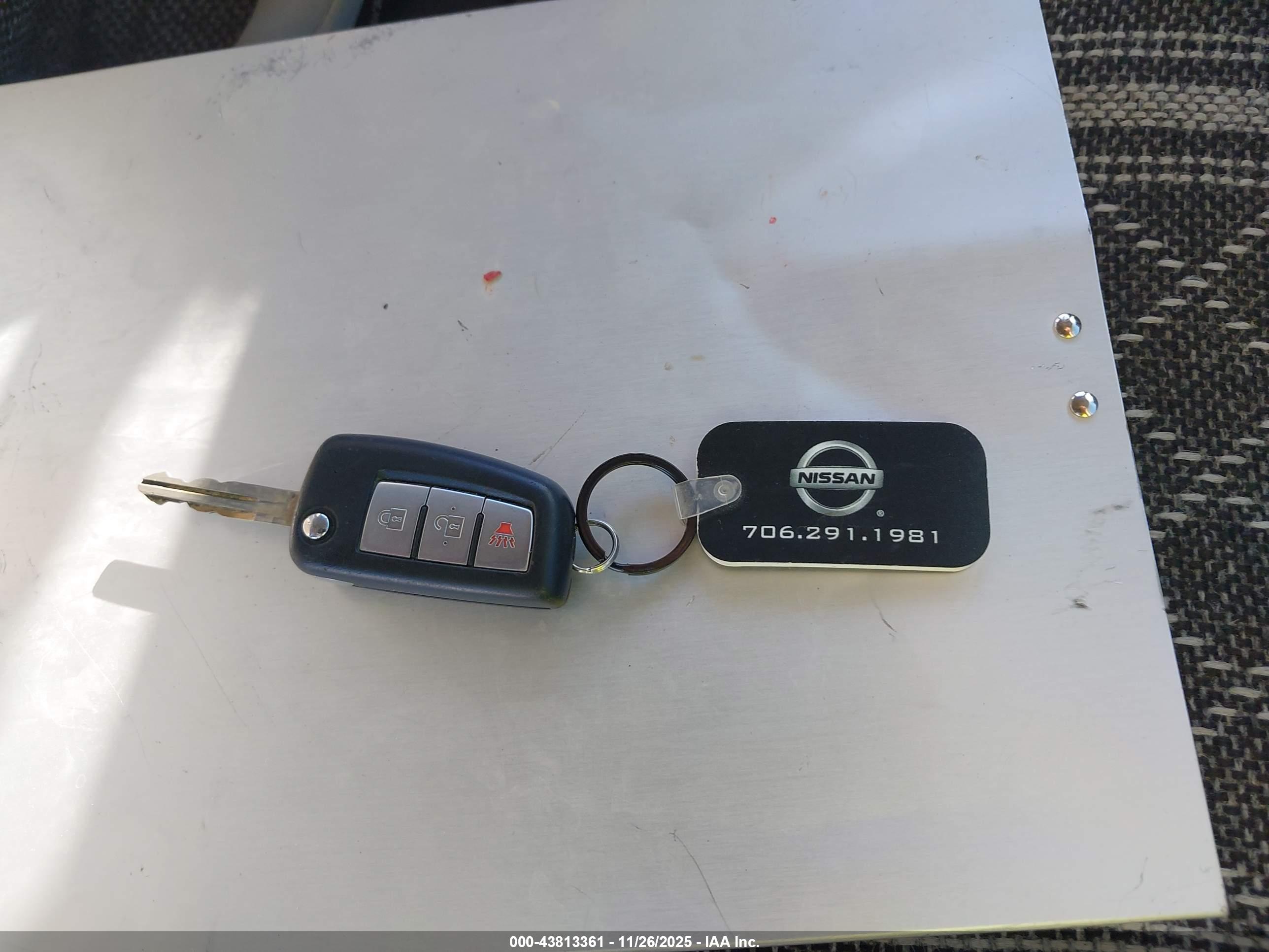 NISSAN ROGUE image 11