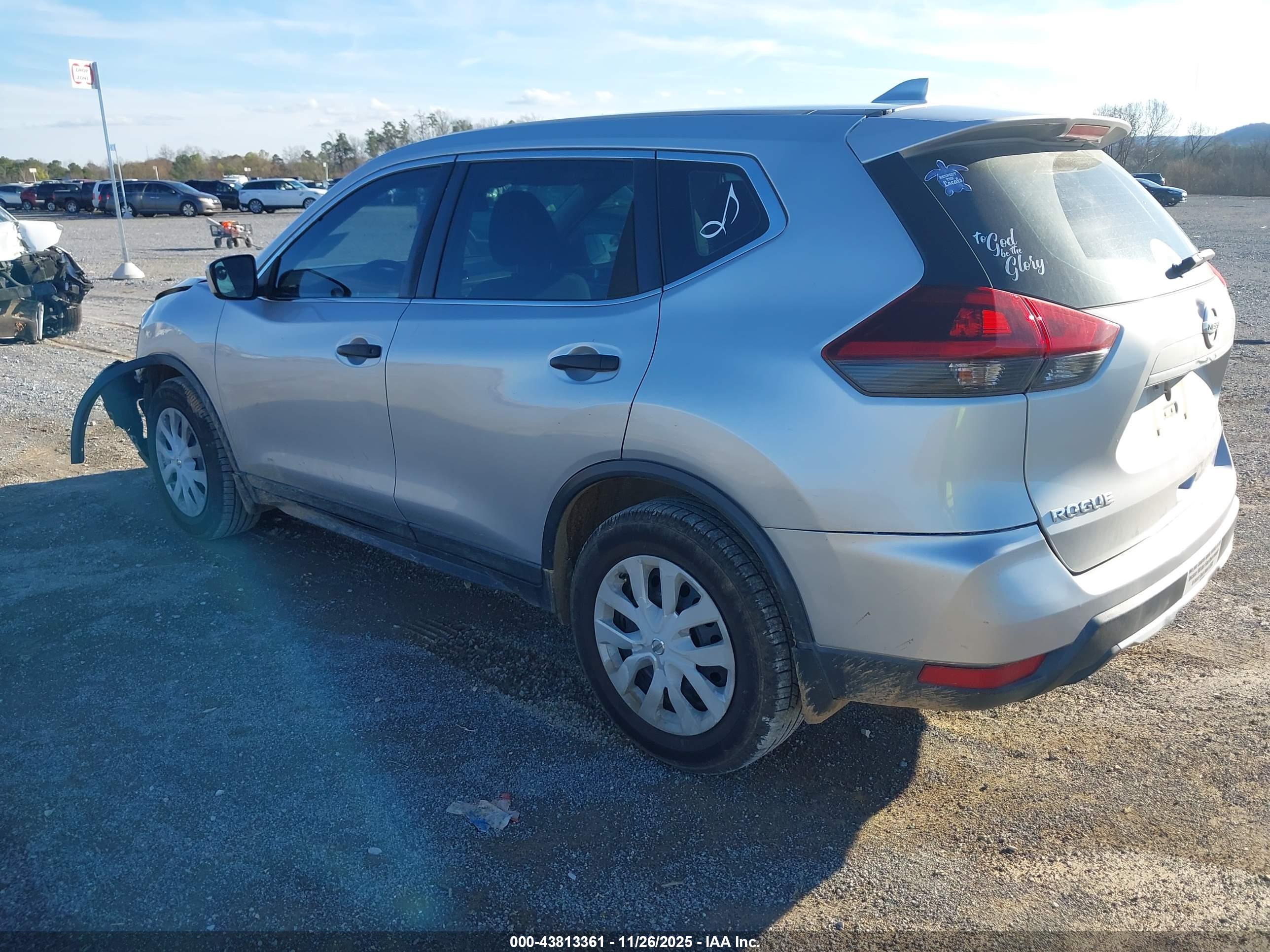 NISSAN ROGUE image 3