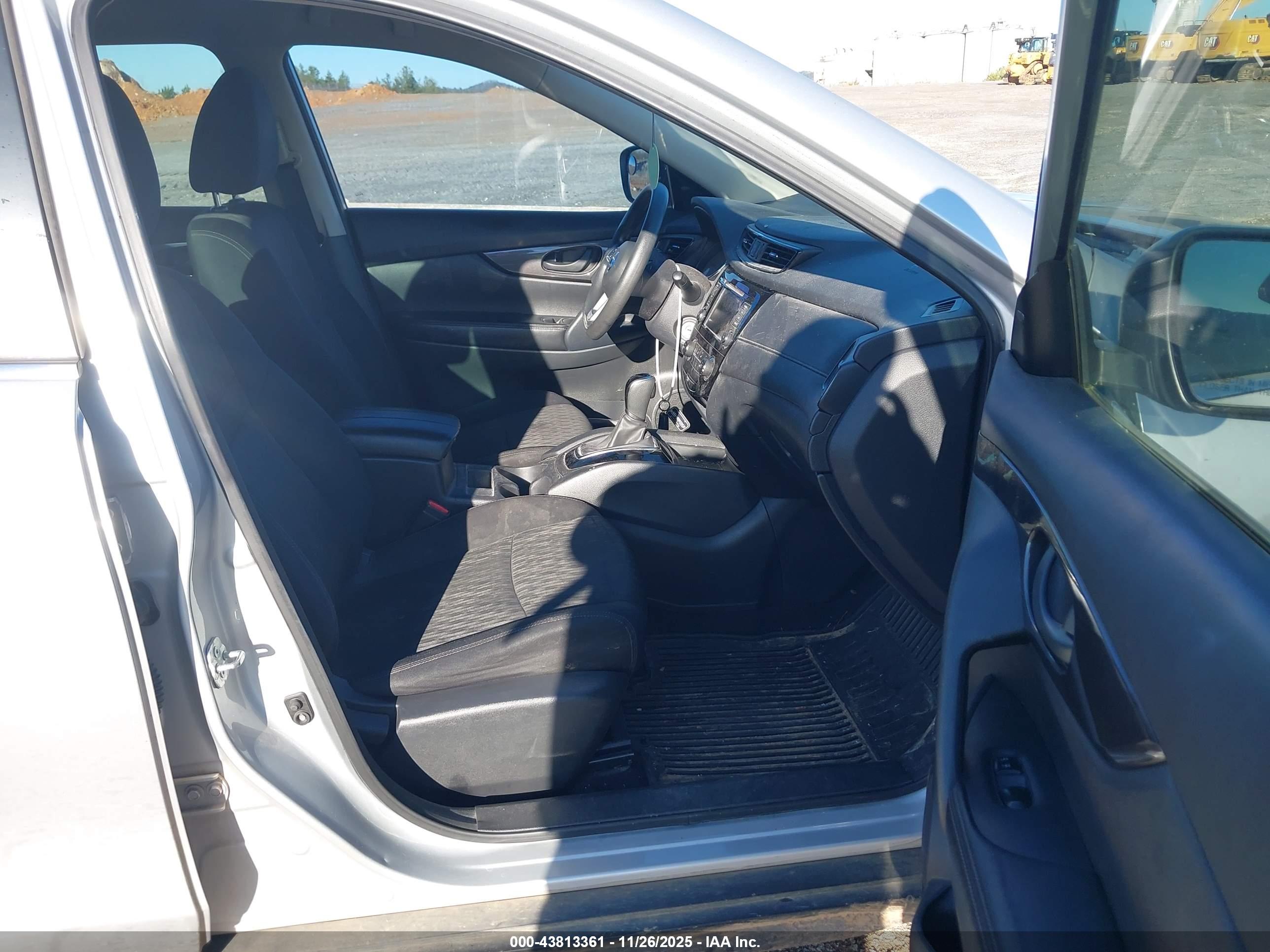 NISSAN ROGUE image 5