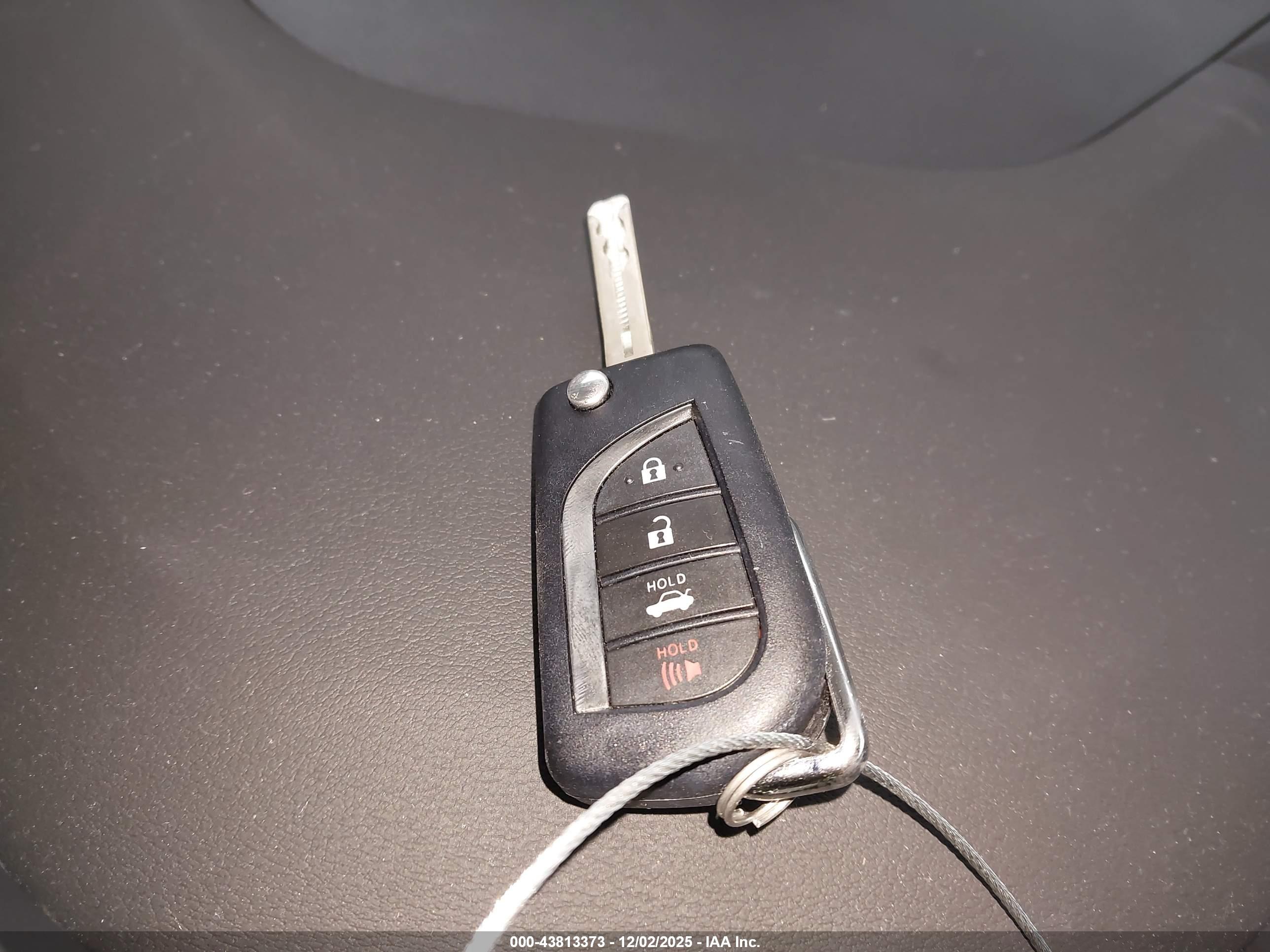 TOYOTA COROLLA image 11