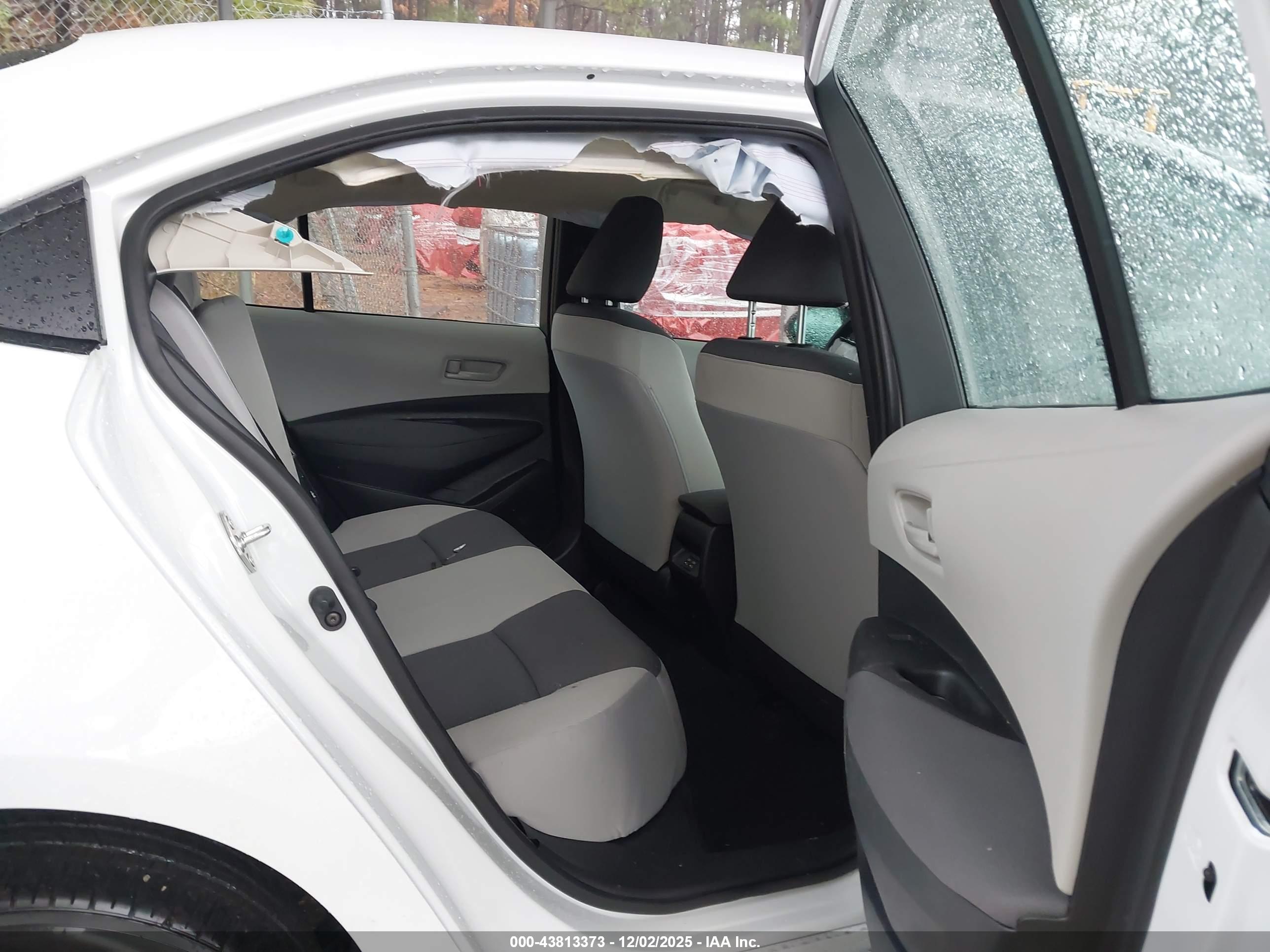 TOYOTA COROLLA image 8