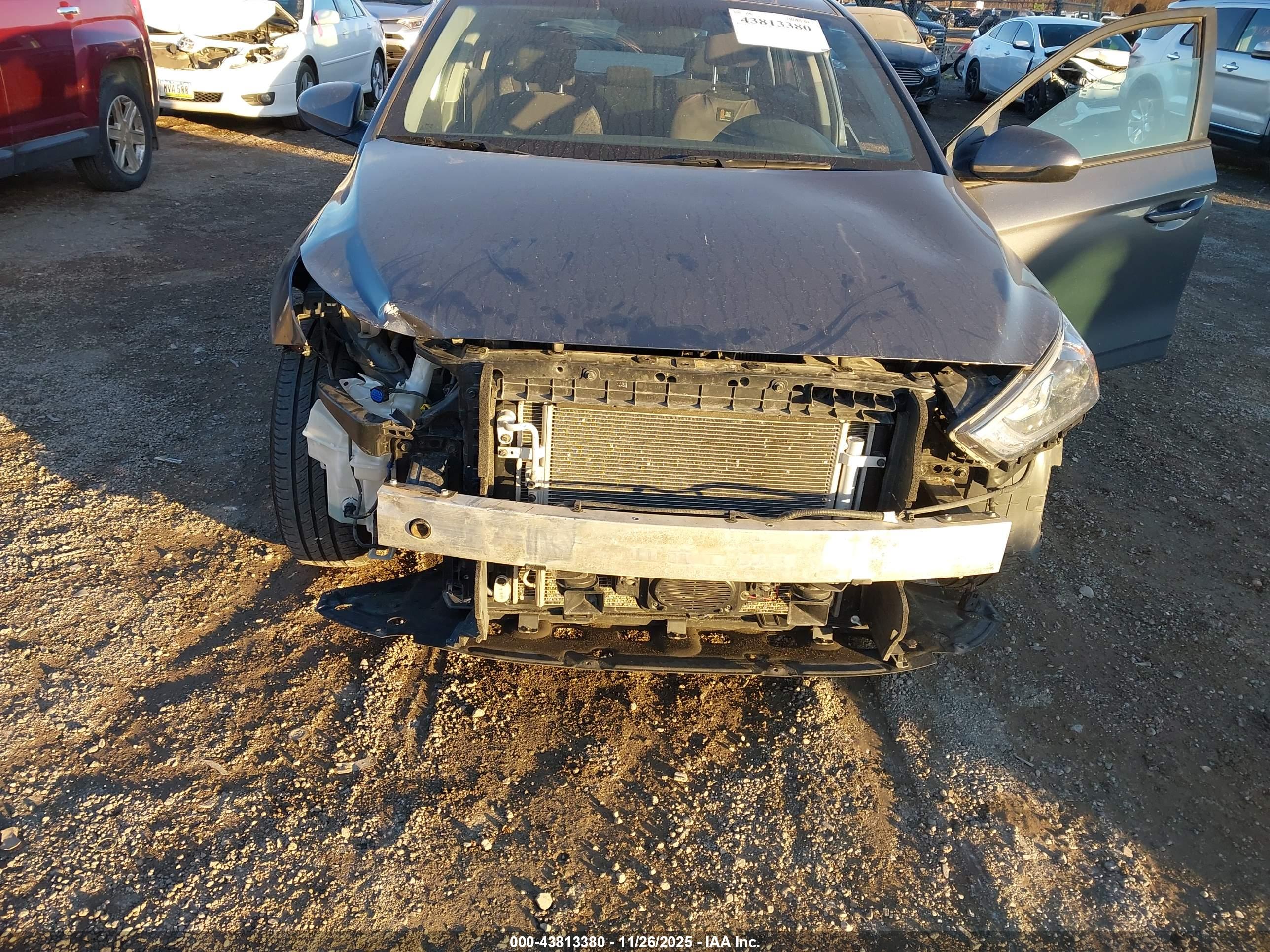 HYUNDAI IONIQ image 6