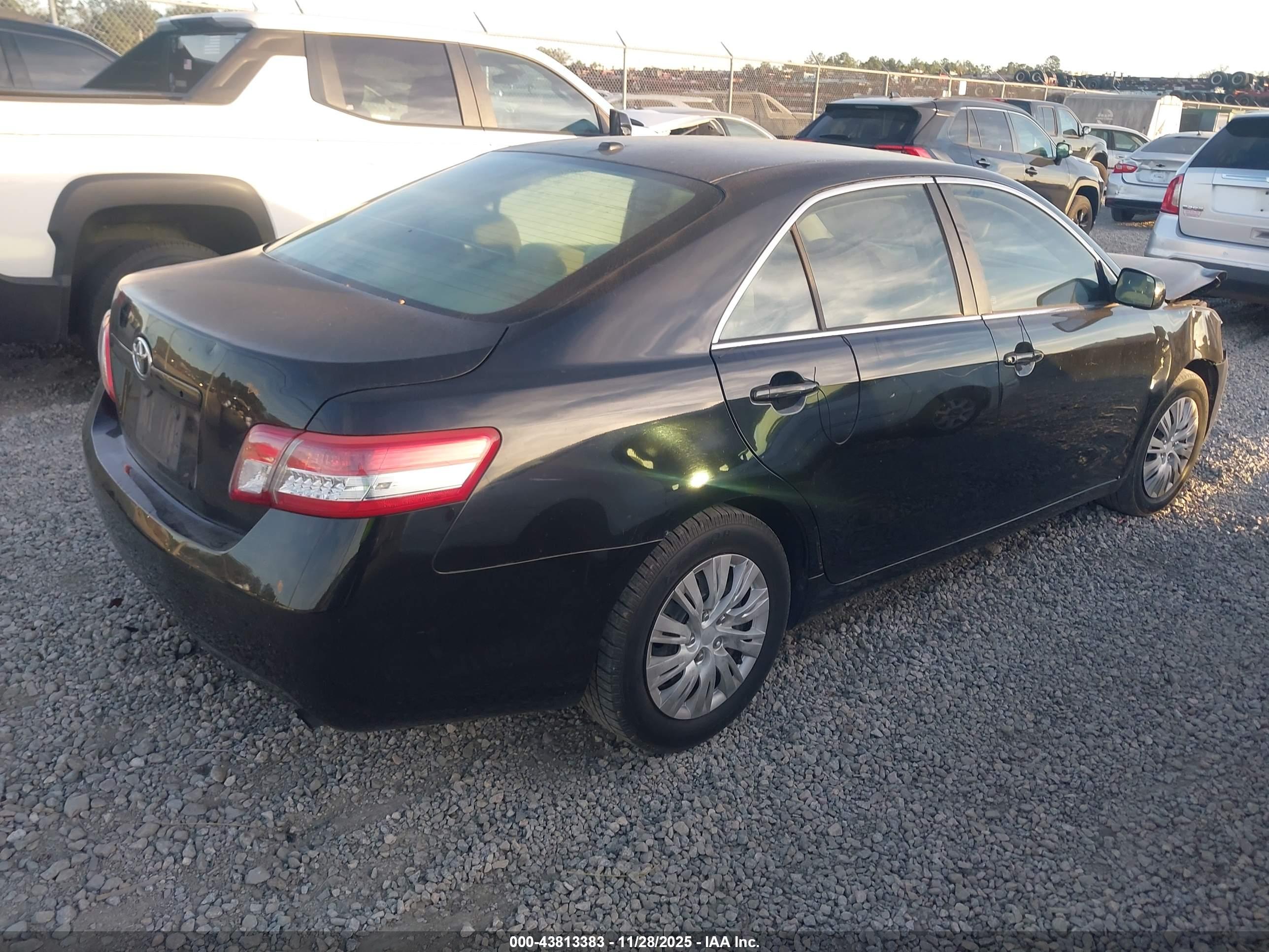TOYOTA CAMRY image 4