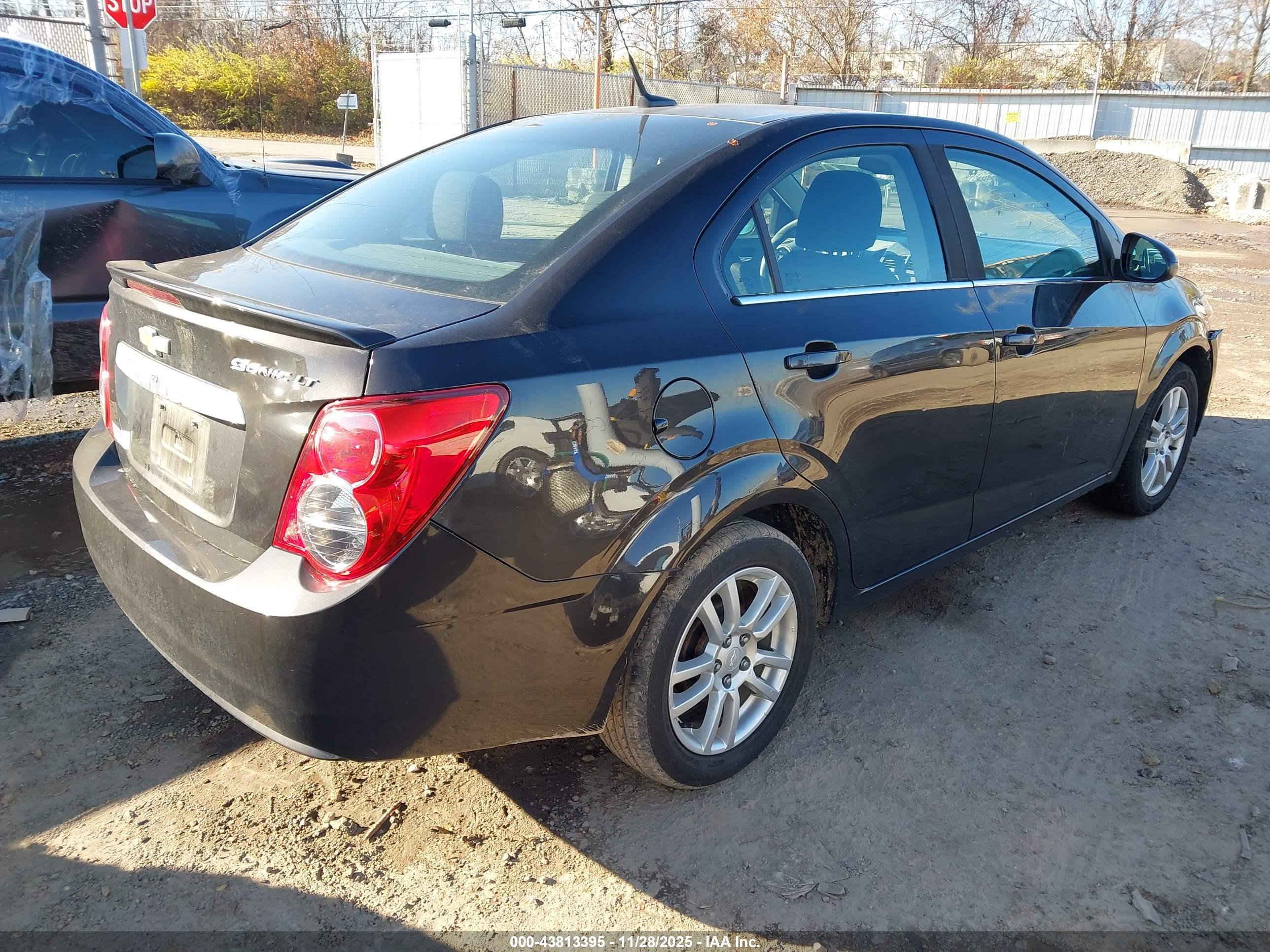 CHEVROLET SONIC image 4