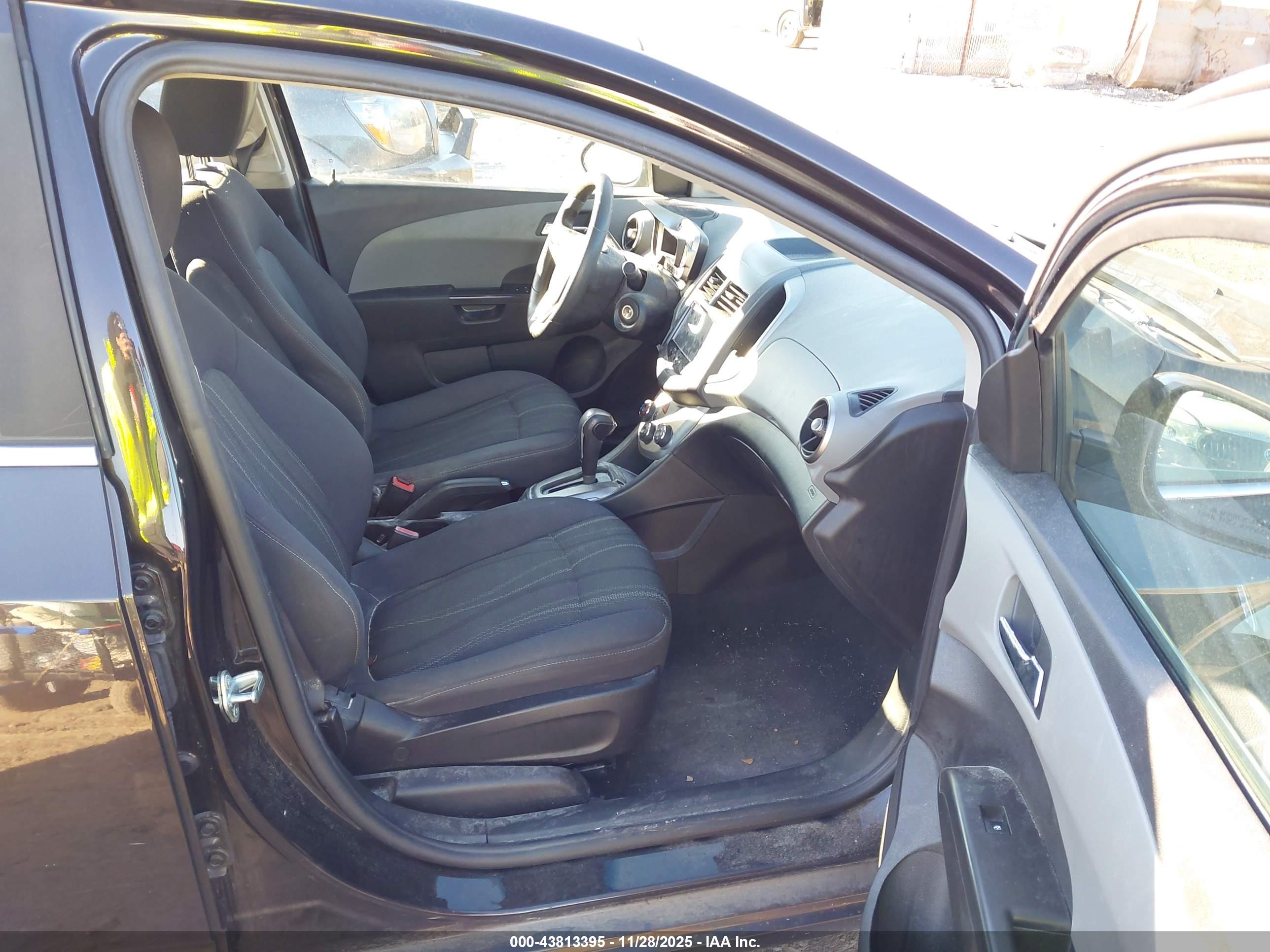CHEVROLET SONIC image 5