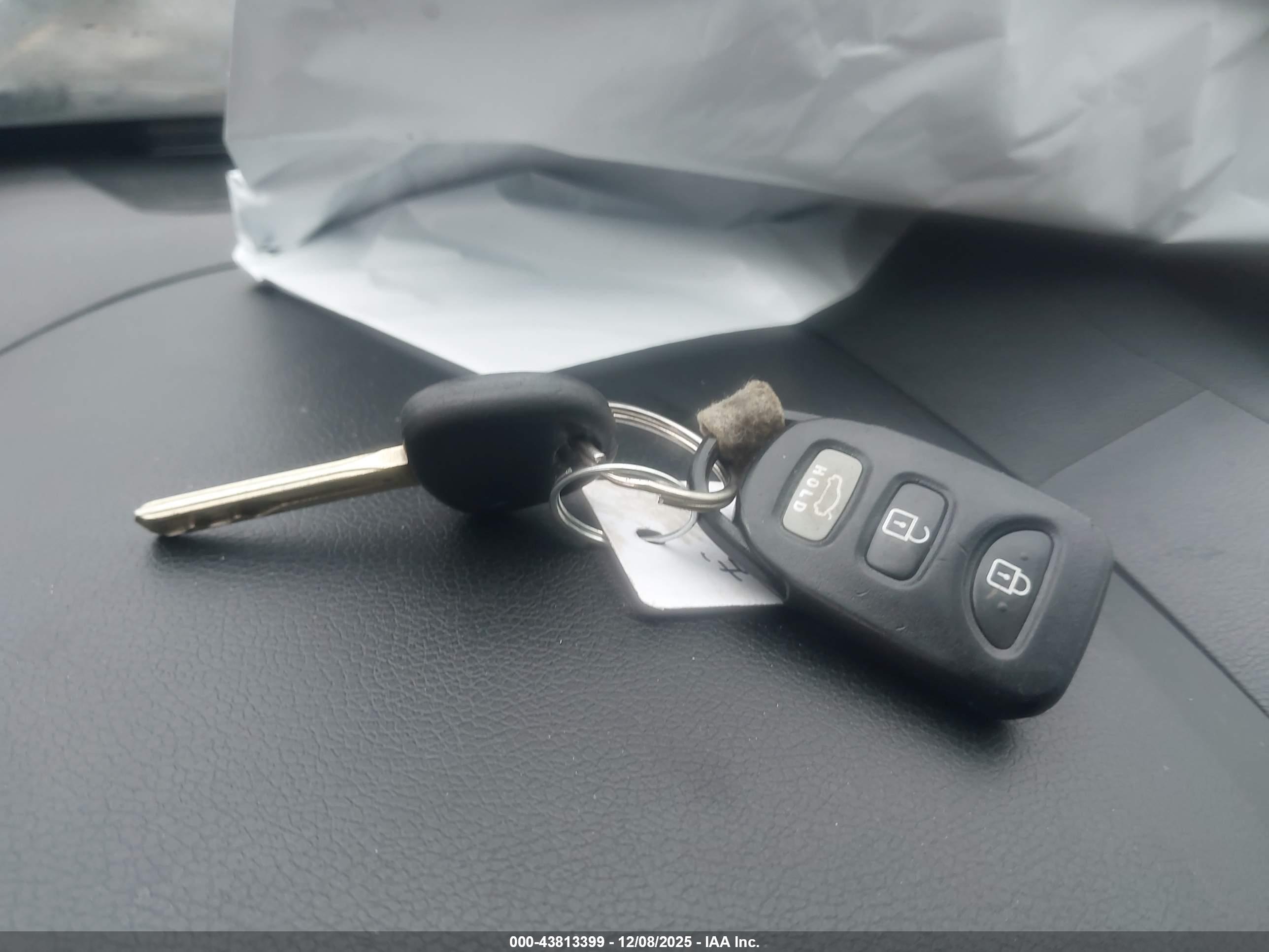 HYUNDAI SONATA image 11