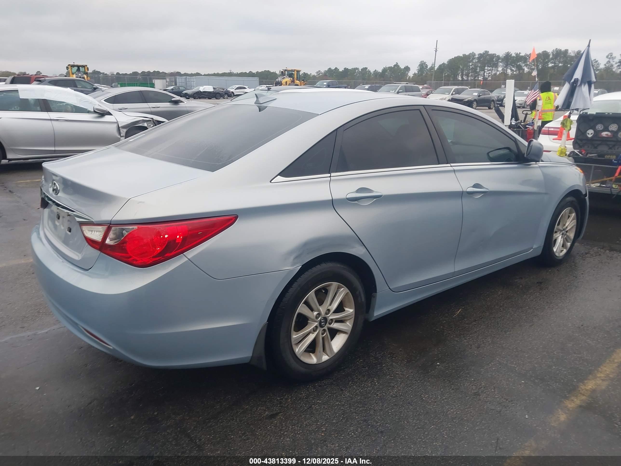 HYUNDAI SONATA image 4