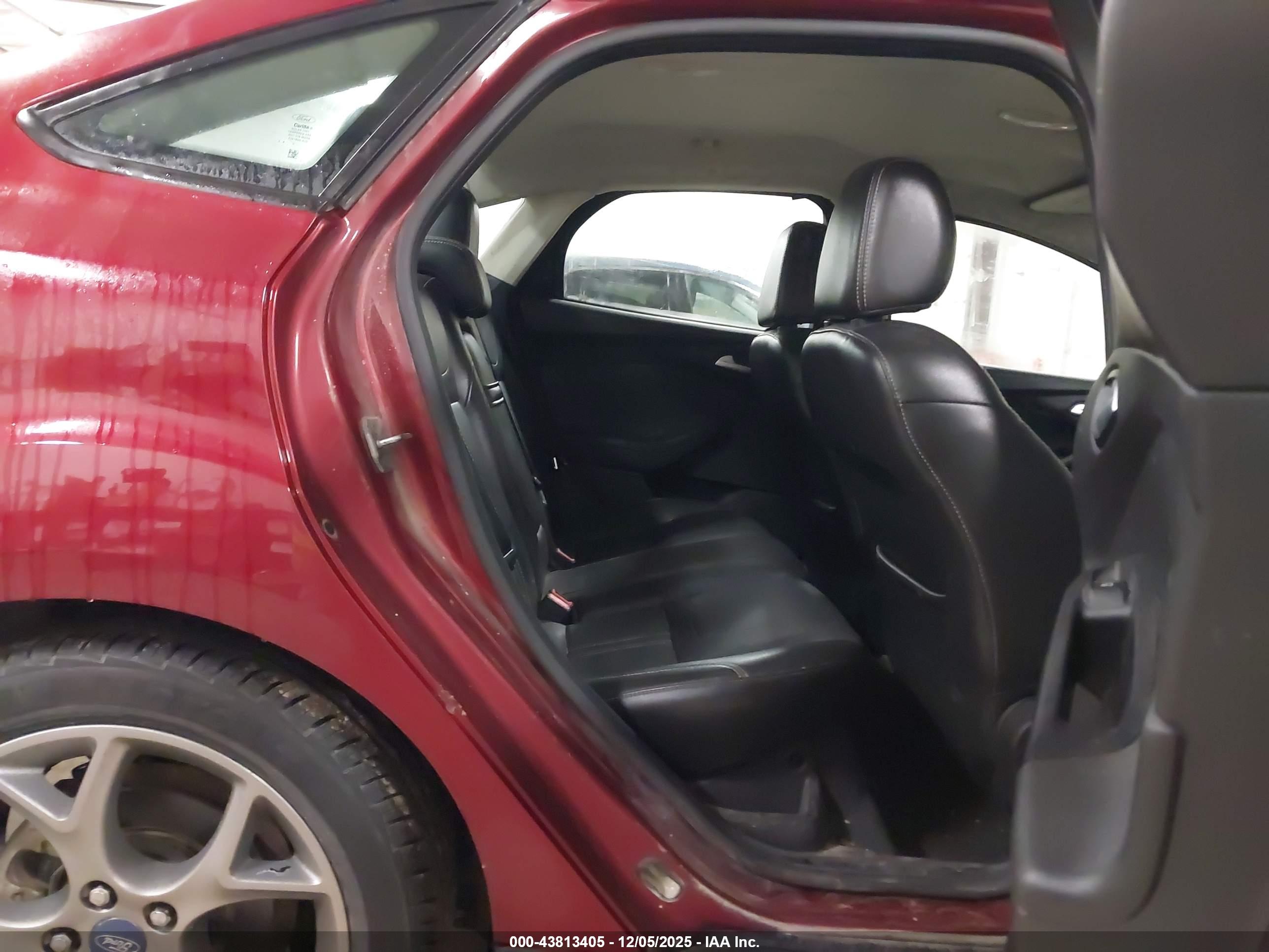 FORD FOCUS image 8