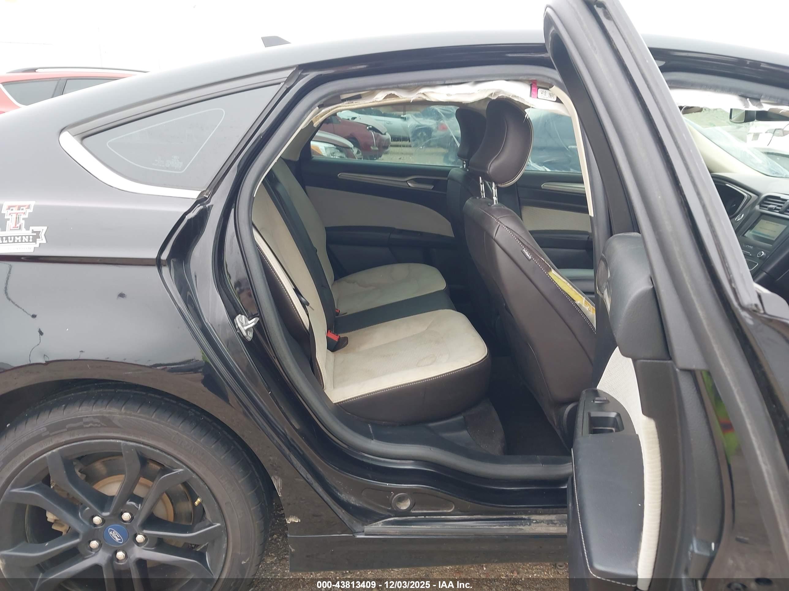 FORD FUSION image 8